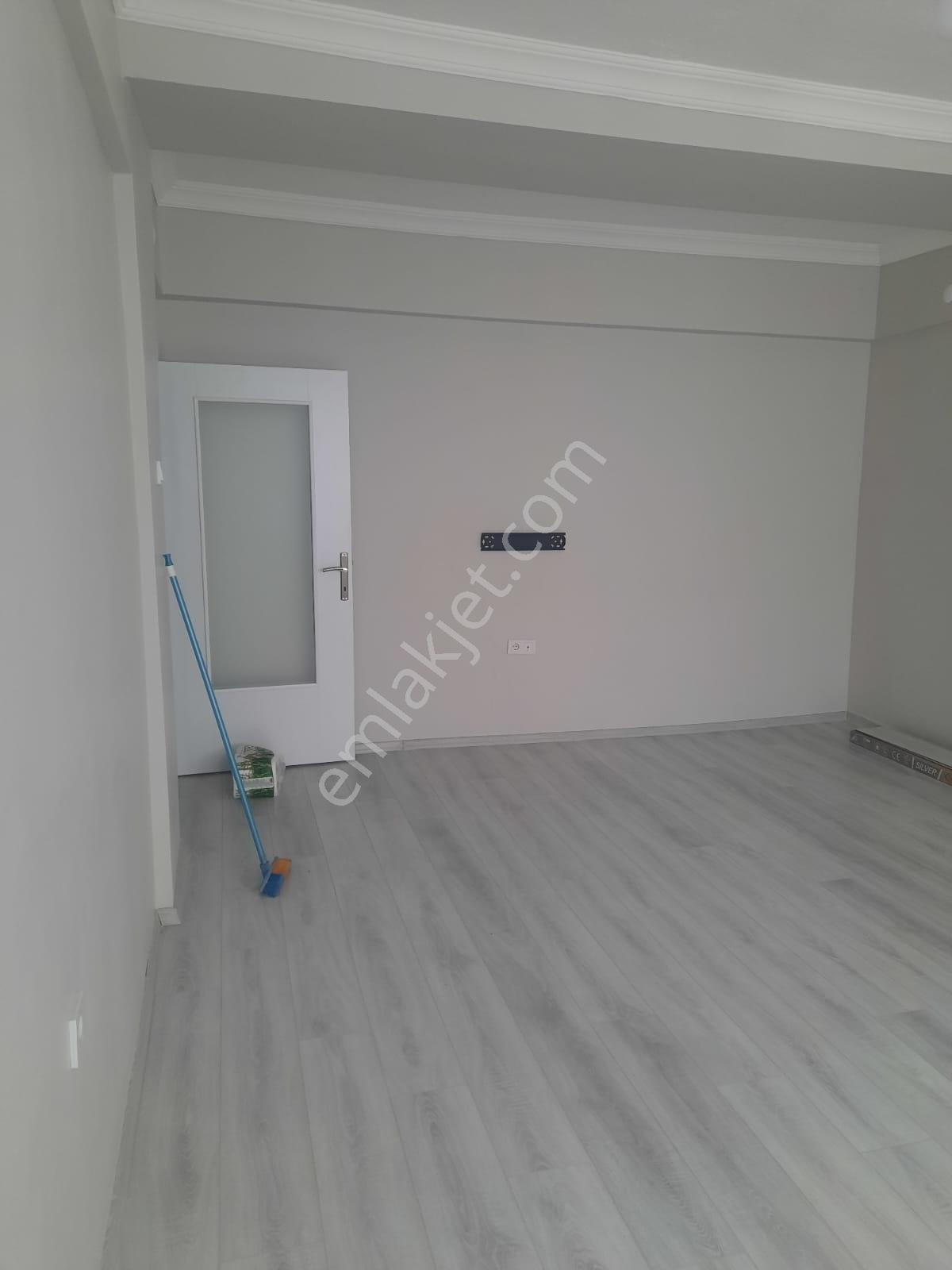 Şehir Merkezinde İçi Full Yapılı 2+1 Ara Kat Satılık Daire - Görsel 9