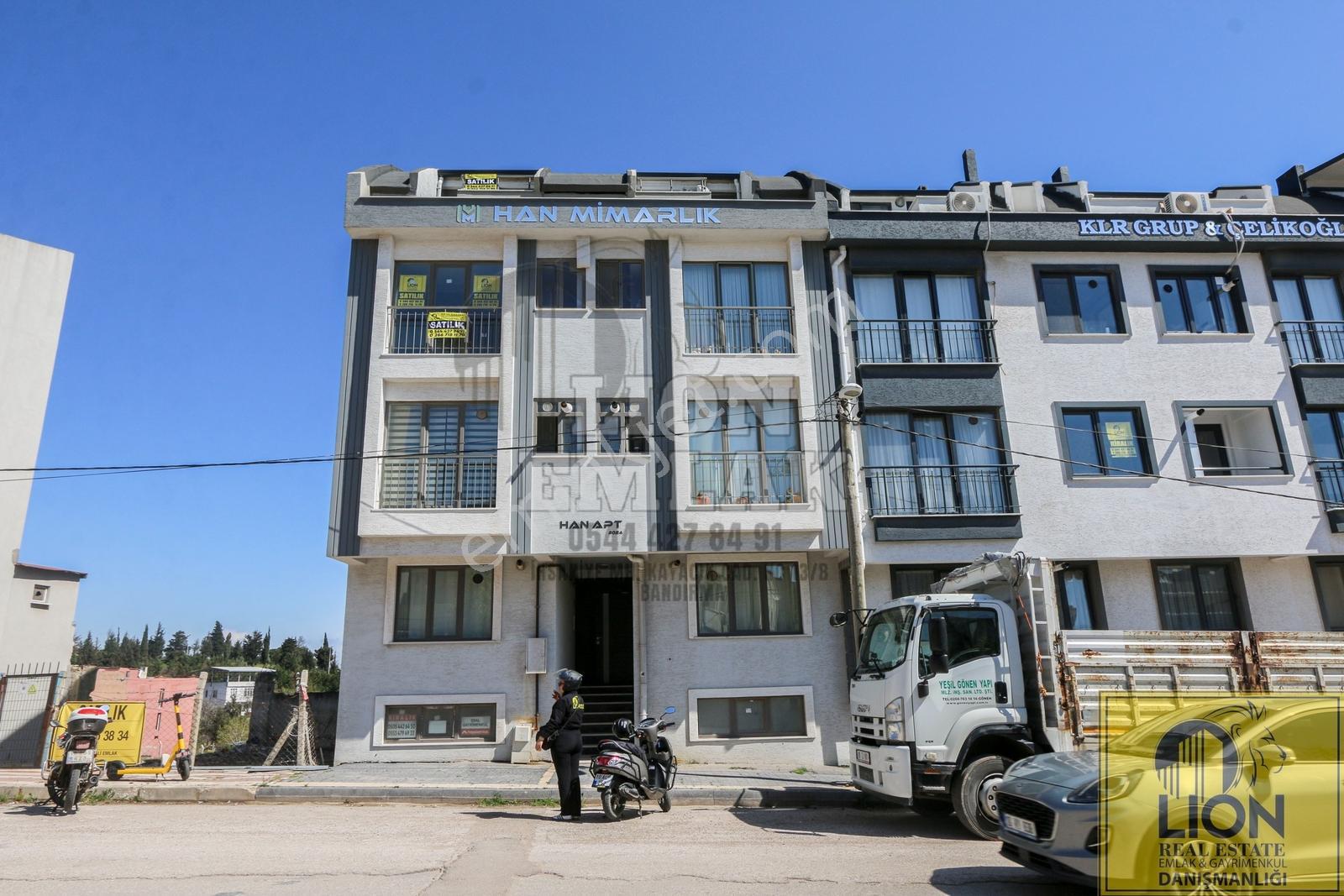 Lıon Emlak'tan Ayyıldız'da Merkezi Konumda Kiralık 2+1 Daire - Görsel 35