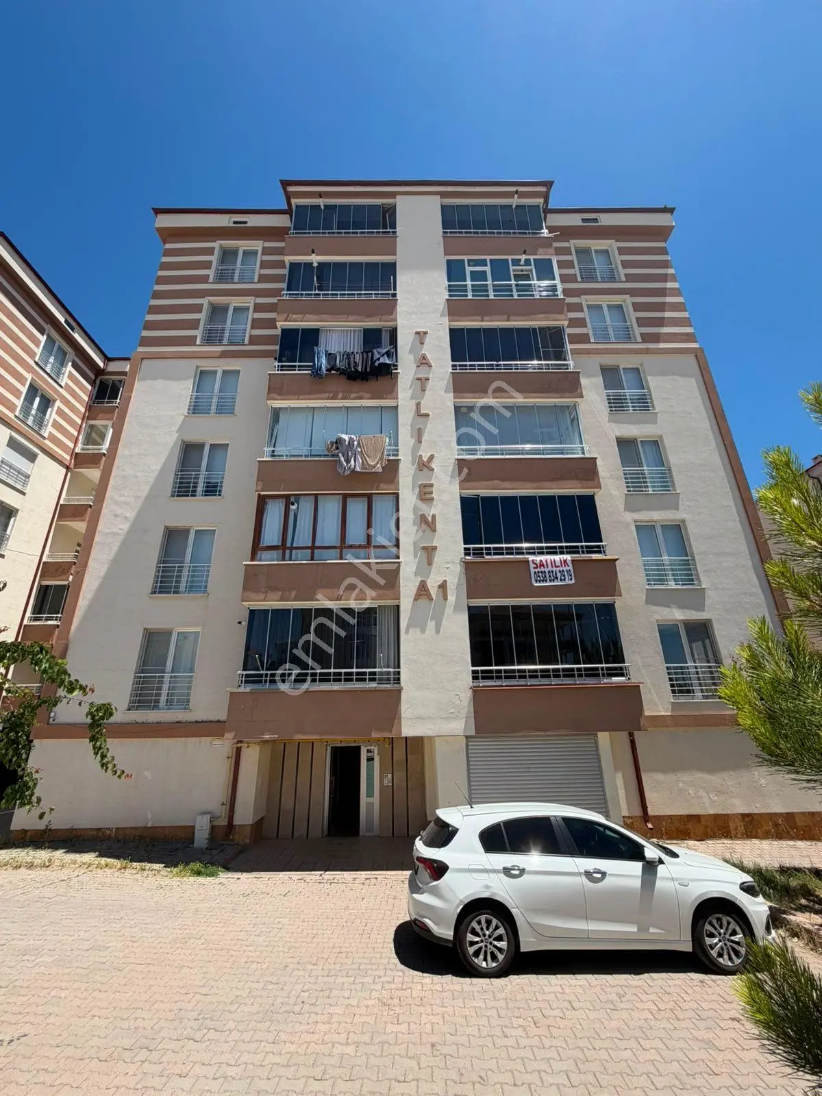Şarkışla Hsk Rönesans Emlak'tan Tatlı Kent Sitesinde Satılık Garajlı 4+1 Daire - Görsel 2