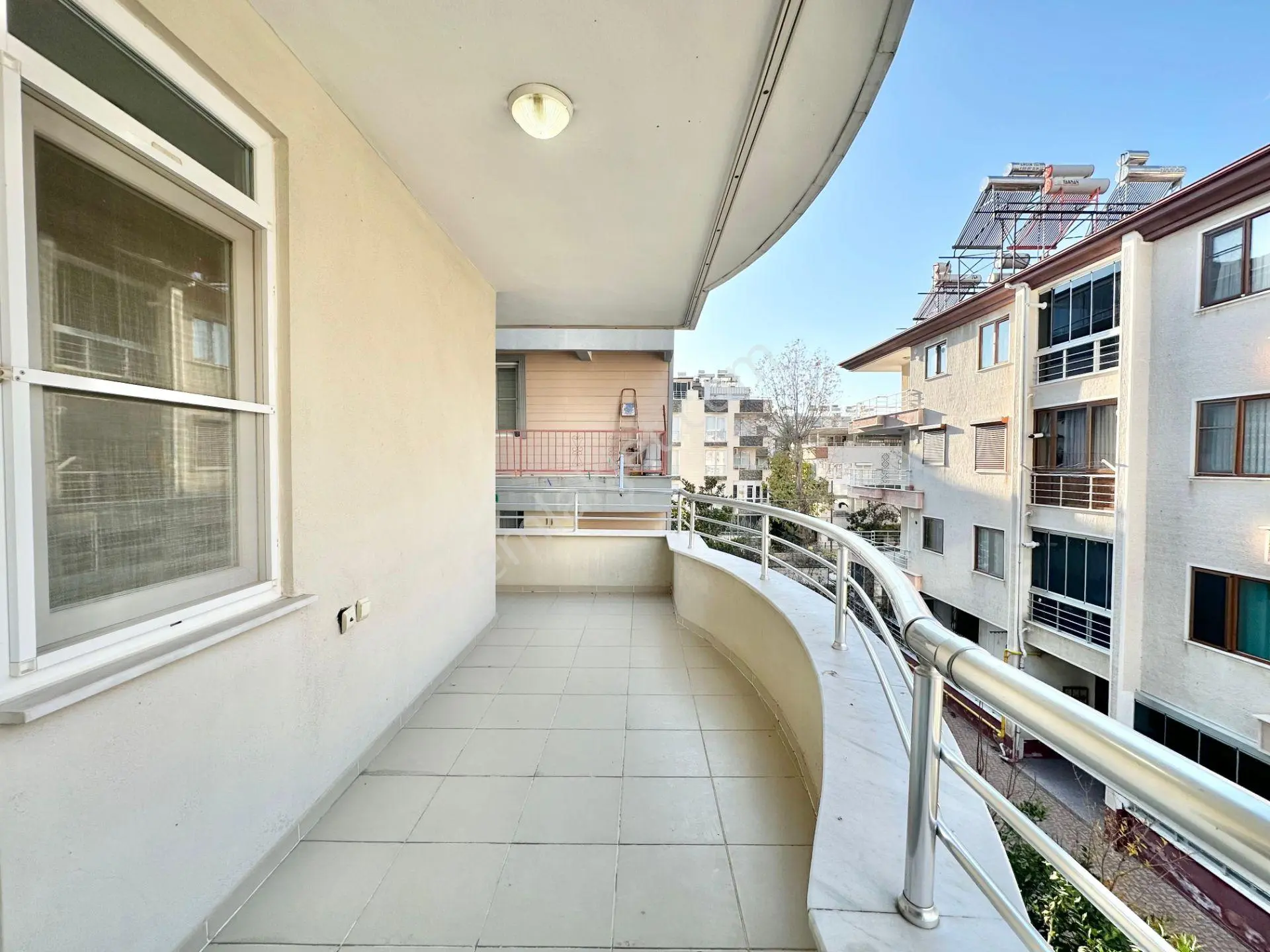 ꧁ay Emlaktan꧂akçay'da Arakat Ayrı Mutfak Denize Sadece 300 Metre Satılık 2+1 Daire