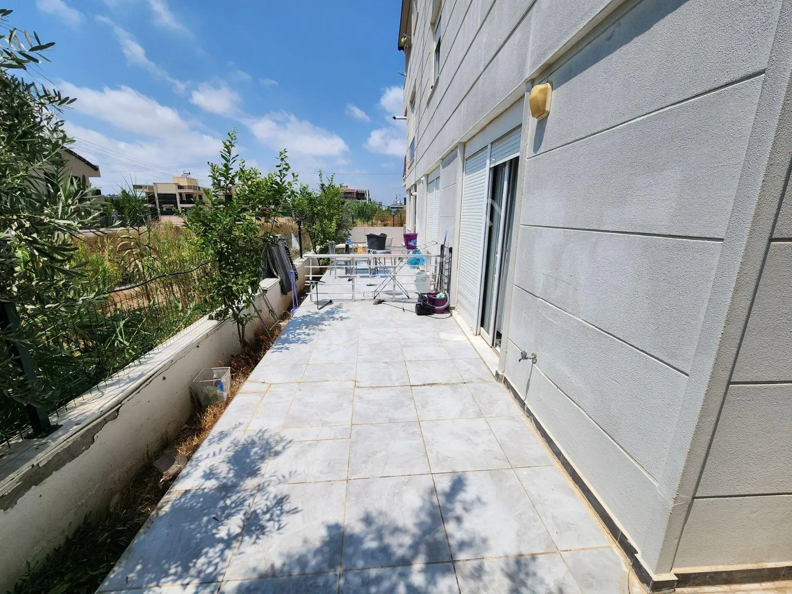 Güzeloba Turizm Yolu Yakını Yüksek Giriş Eşyalı Satılık 1+1 - Görsel 8