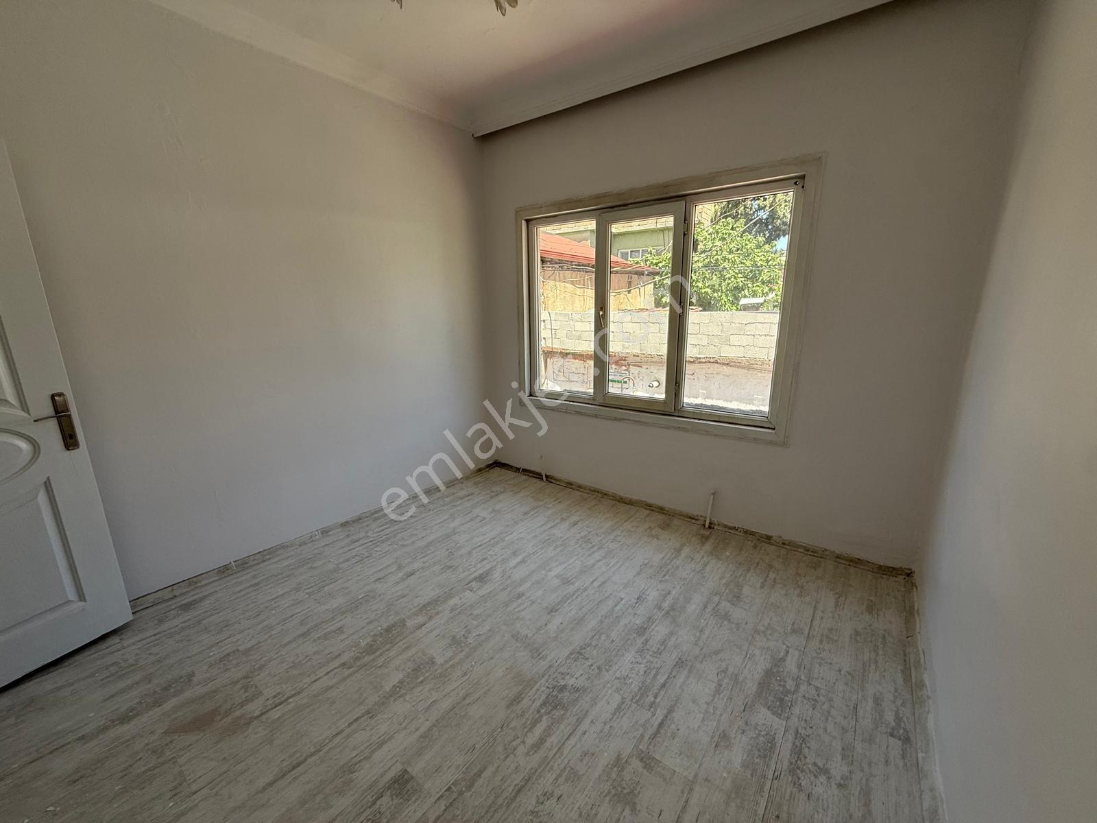 Gümüştekin Mahallesinde Satılık 2. Kat 2+1 Bakımlı 100 M2 Daire - Görsel 13