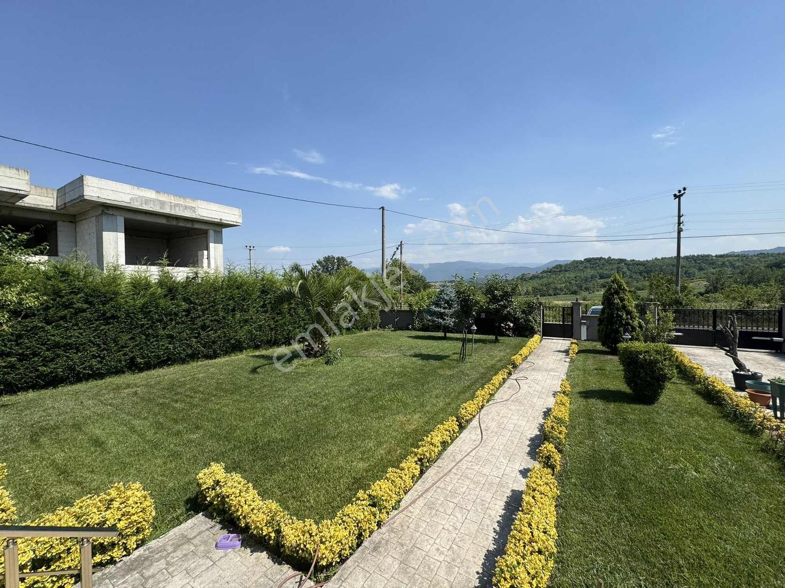 Ayşe Emlak'tan Bahçeli Müstakil Villa Full Eşyalı Kapalı Garajlı - Görsel 2