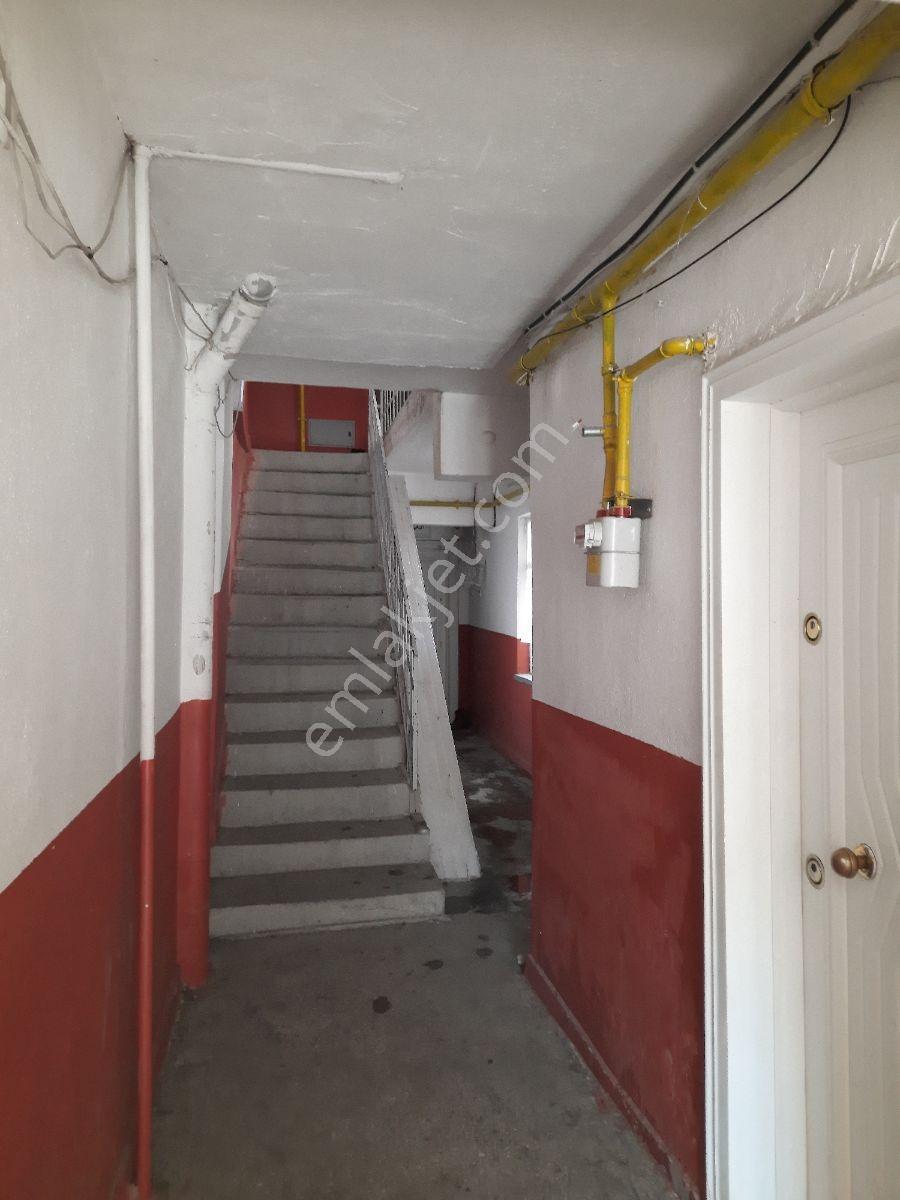 Çarşı Merkezde 90 M2 2+1 Satılık Kombili Daire - Görsel 3