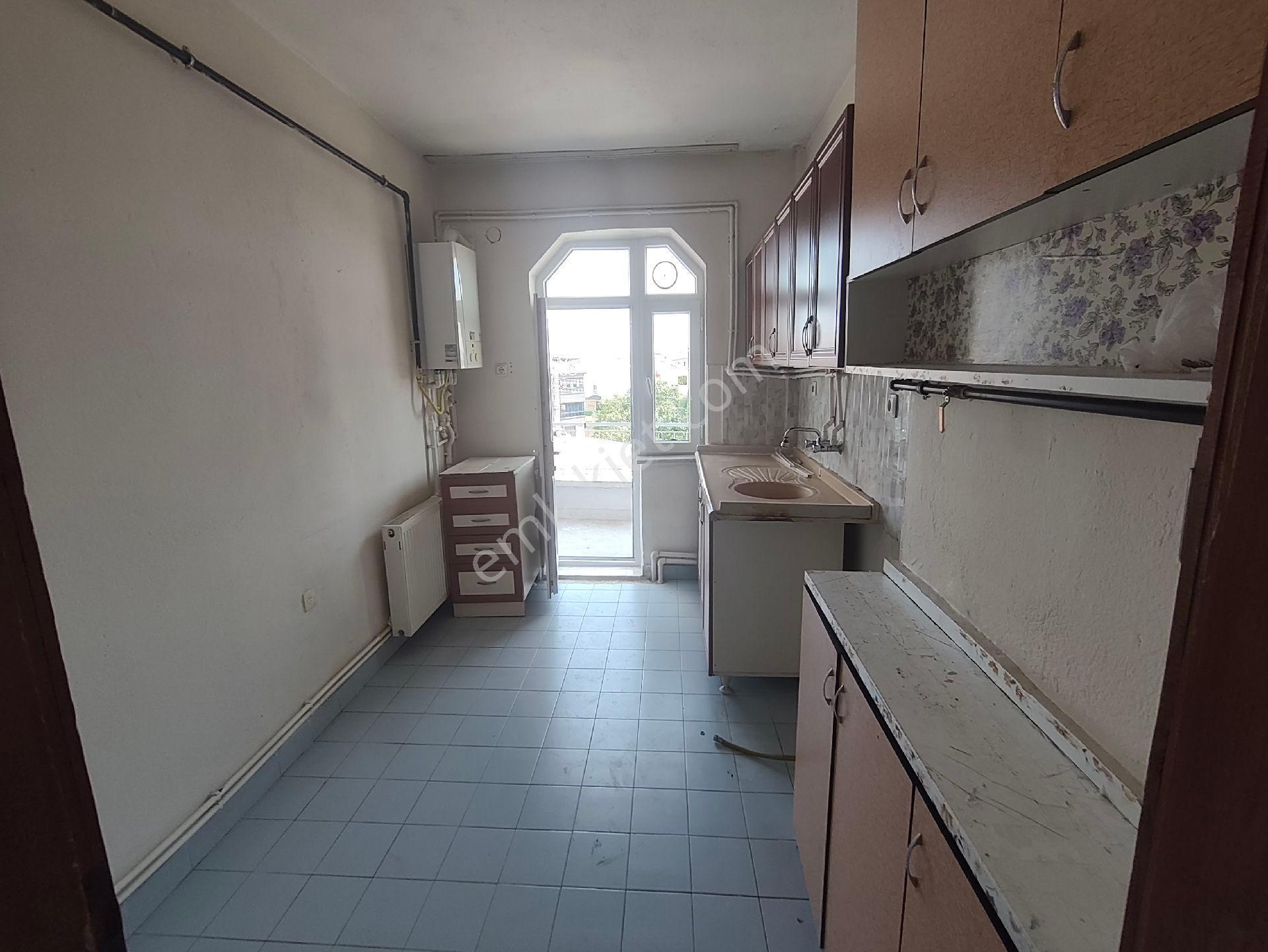 Merkezi Konumda 3+1 Bakımlı Kiralık Daire - Görsel 9