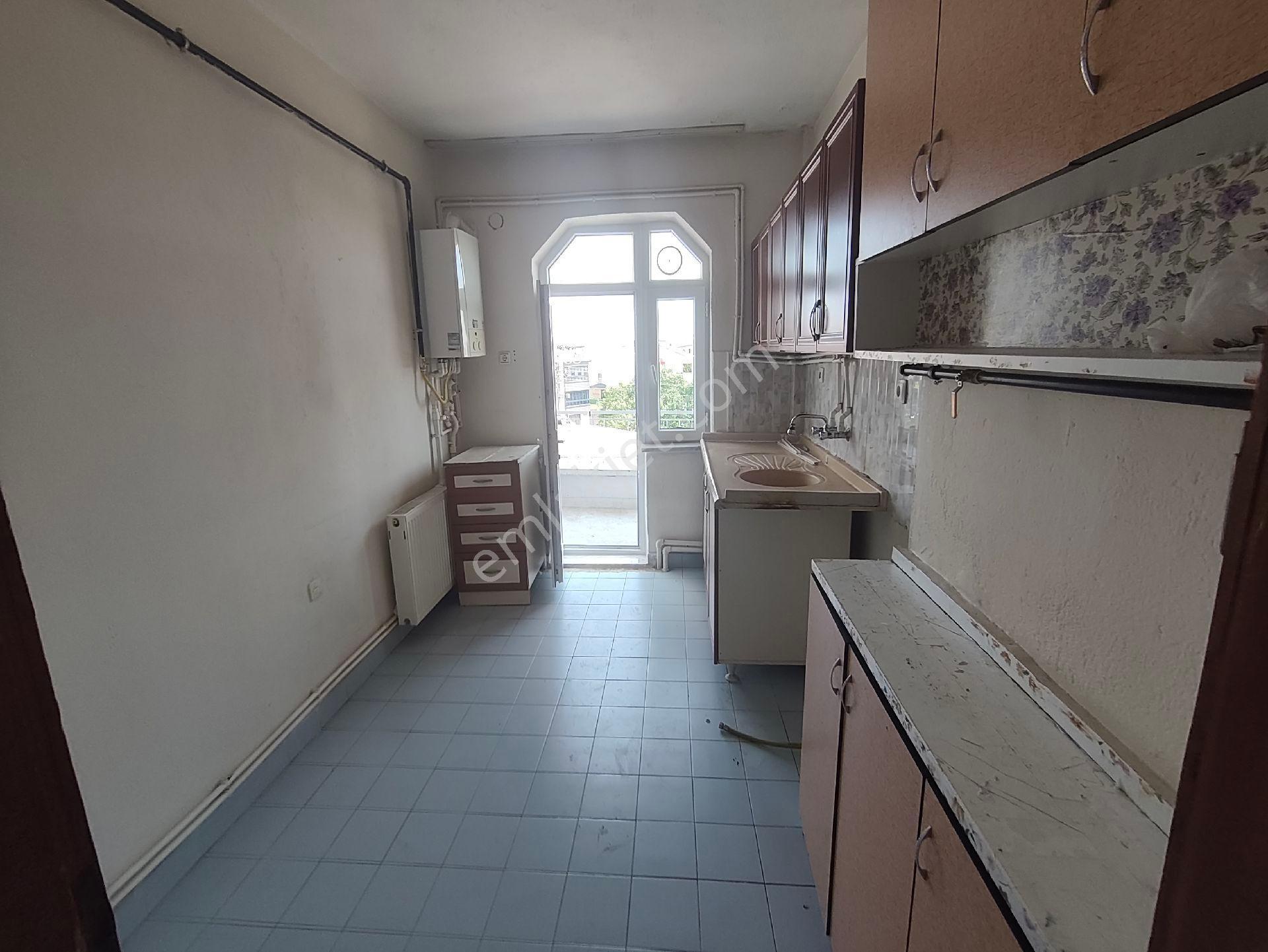 Merkezi Konumda 3+1 Bakımlı Kiralık Daire - Görsel 8