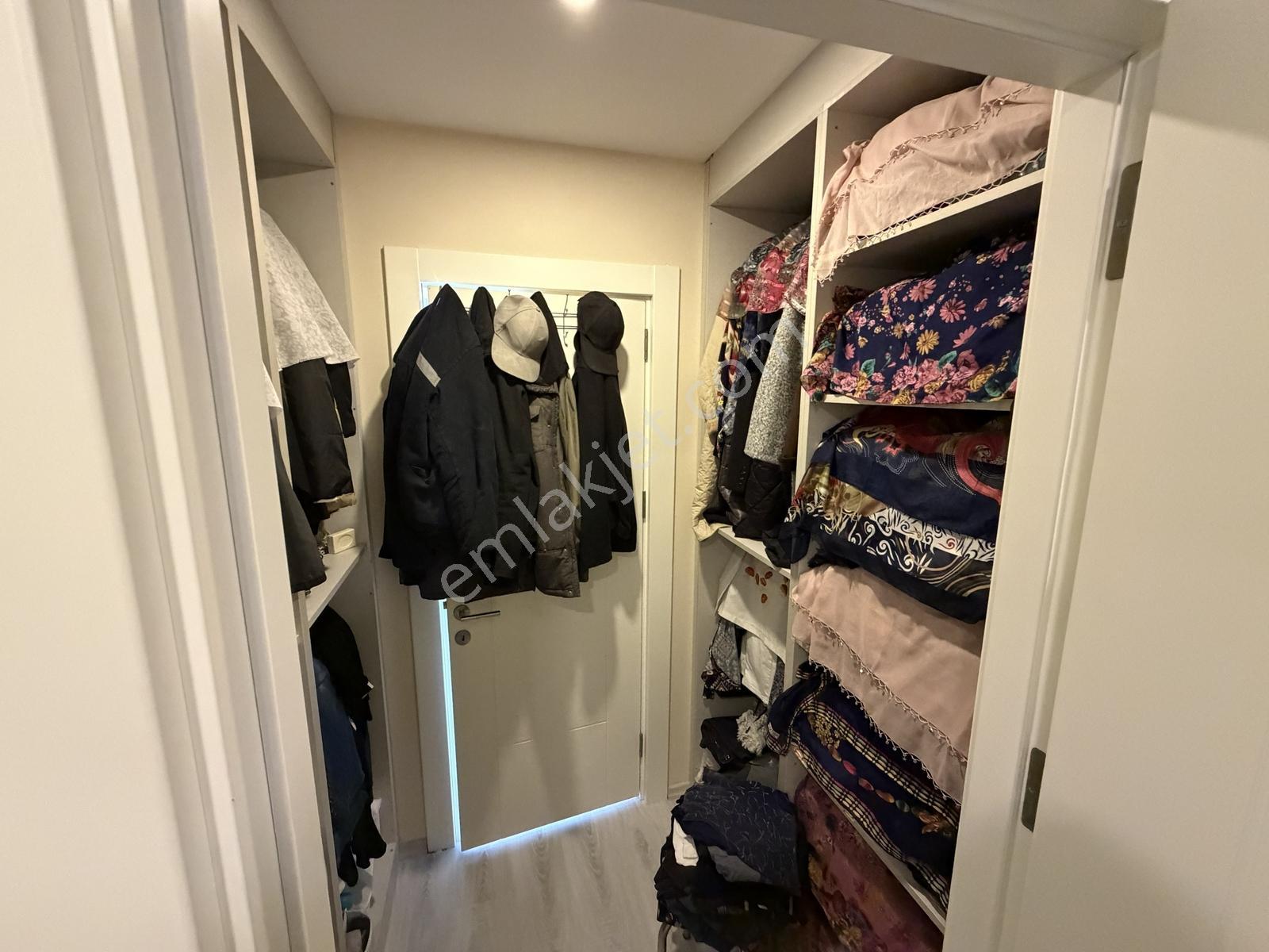 Beylikdüzü Şehri Beyaz 2 Sitesinde Manzaralı Büyük Tip 3+1 Daire - Görsel 12