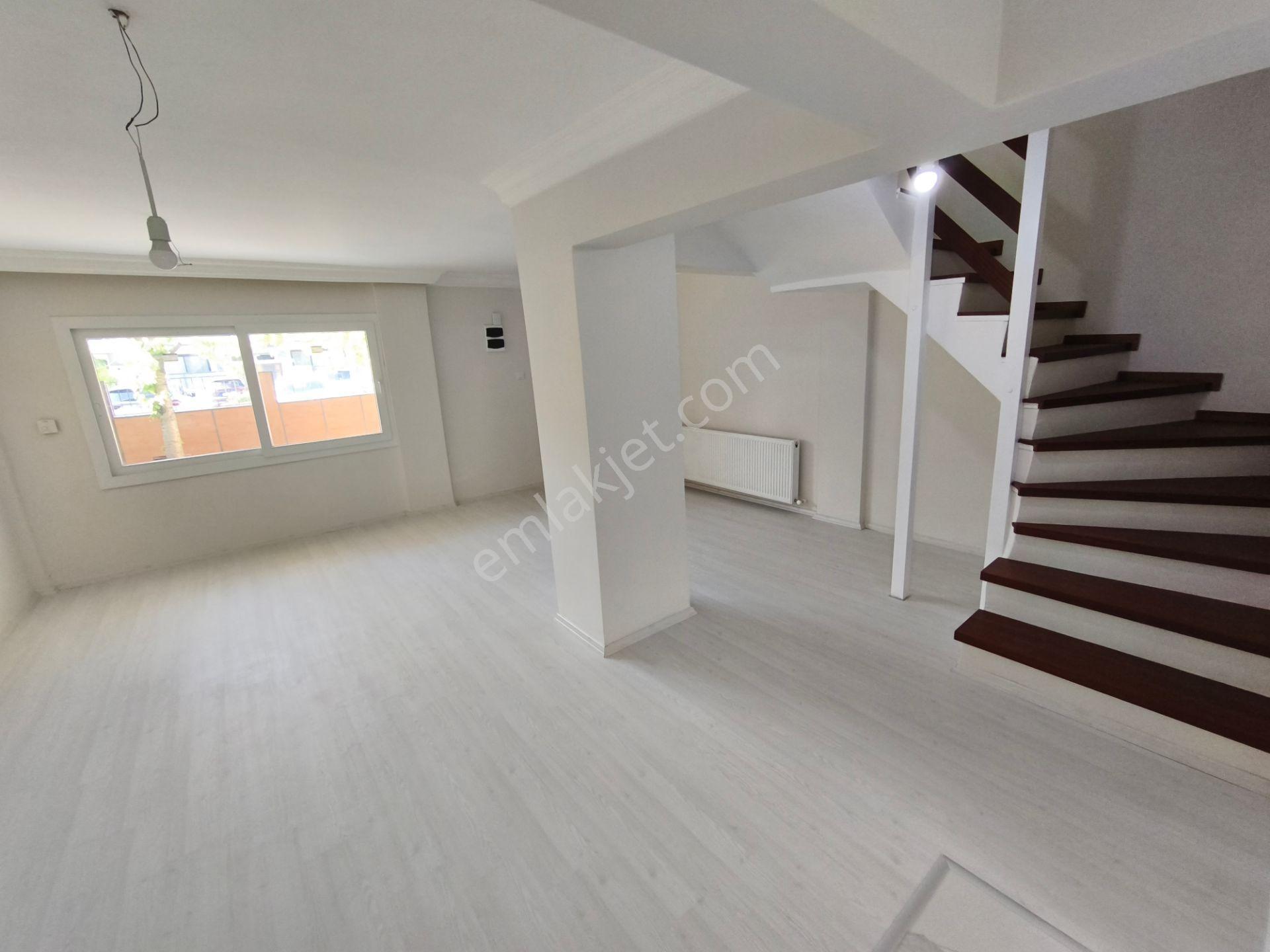 Komple Sıfırlanmış Beyazevler Tripleks Çift Cephe 5+1 Satılık Villa - Görsel 23