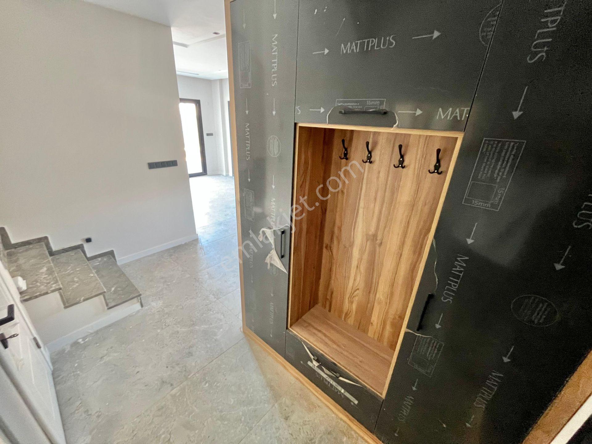 Gümüşden Pelitköyde Hem Deniz Manzaralı Hem Denize 50m 3+1 Satılık Villa - Görsel 6