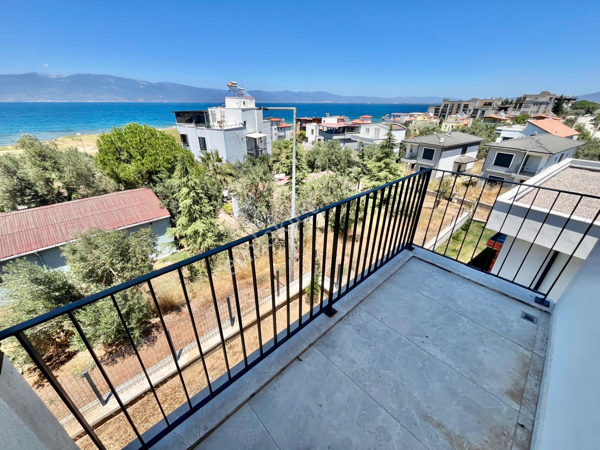 Gümüşden Pelitköyde Hem Deniz Manzaralı Hem Denize 50m 3+1 Satılık Villa - Görsel 8