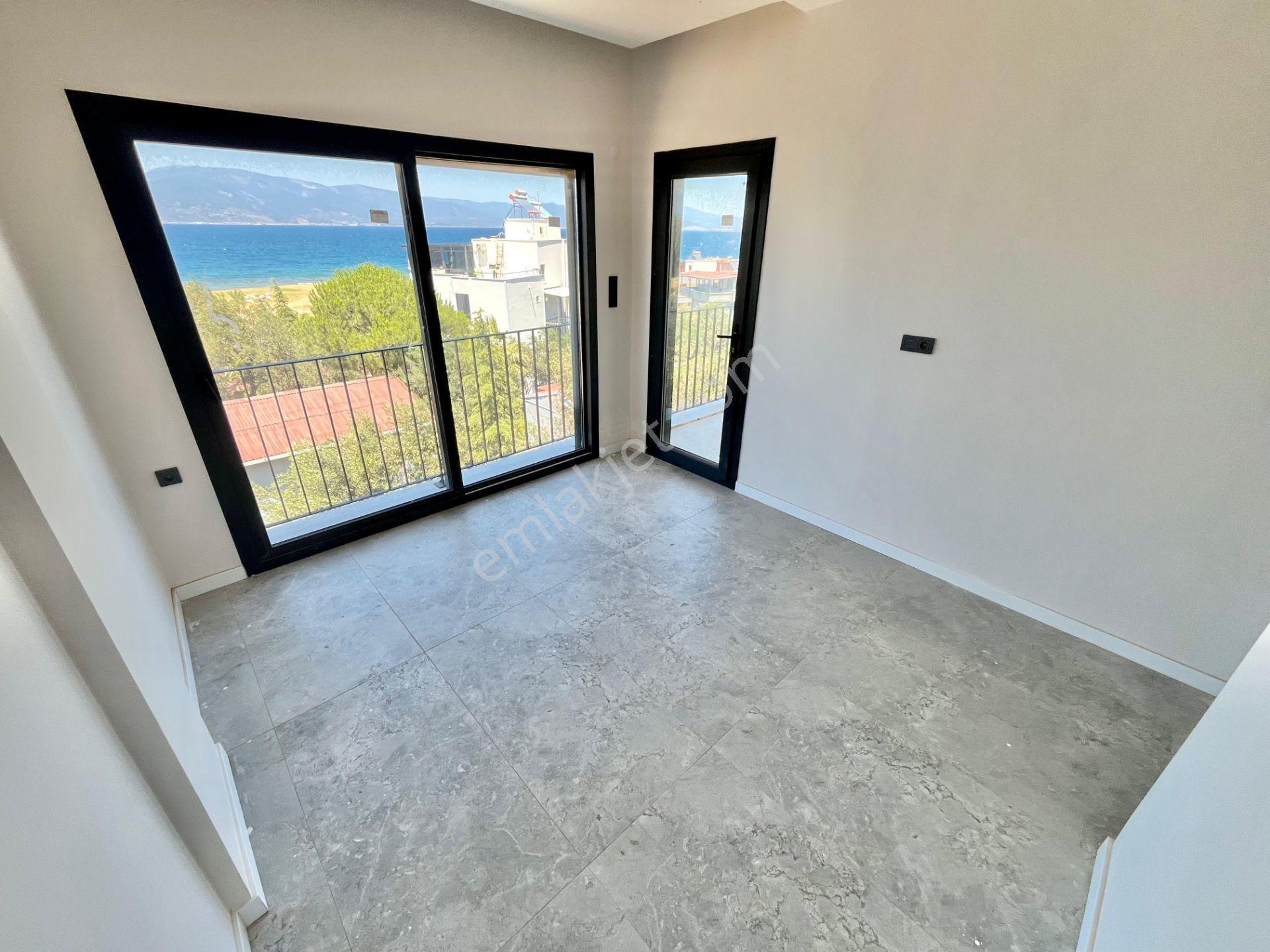 Gümüşden Pelitköyde Hem Deniz Manzaralı Hem Denize 50m 3+1 Satılık Villa - Görsel 11