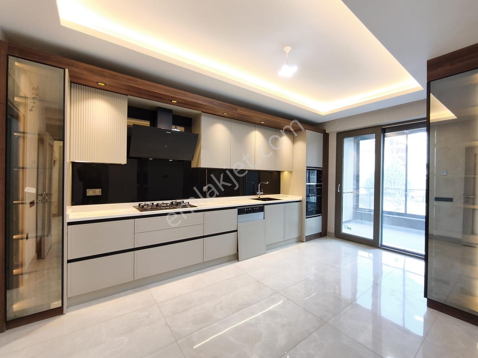 Kuzey Meram Evleri 4+1 149m2 Lüks Ve Konforlu Daire - Görsel 16