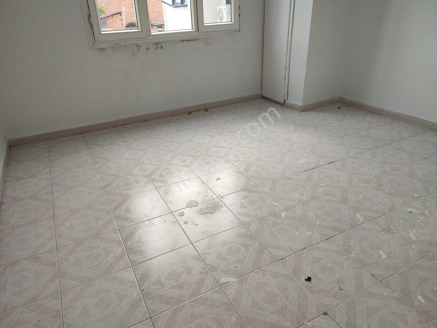 İbo Osman Enes Fırın Civarı Teraslı 2+1 Kiralık Daire - Görsel 3
