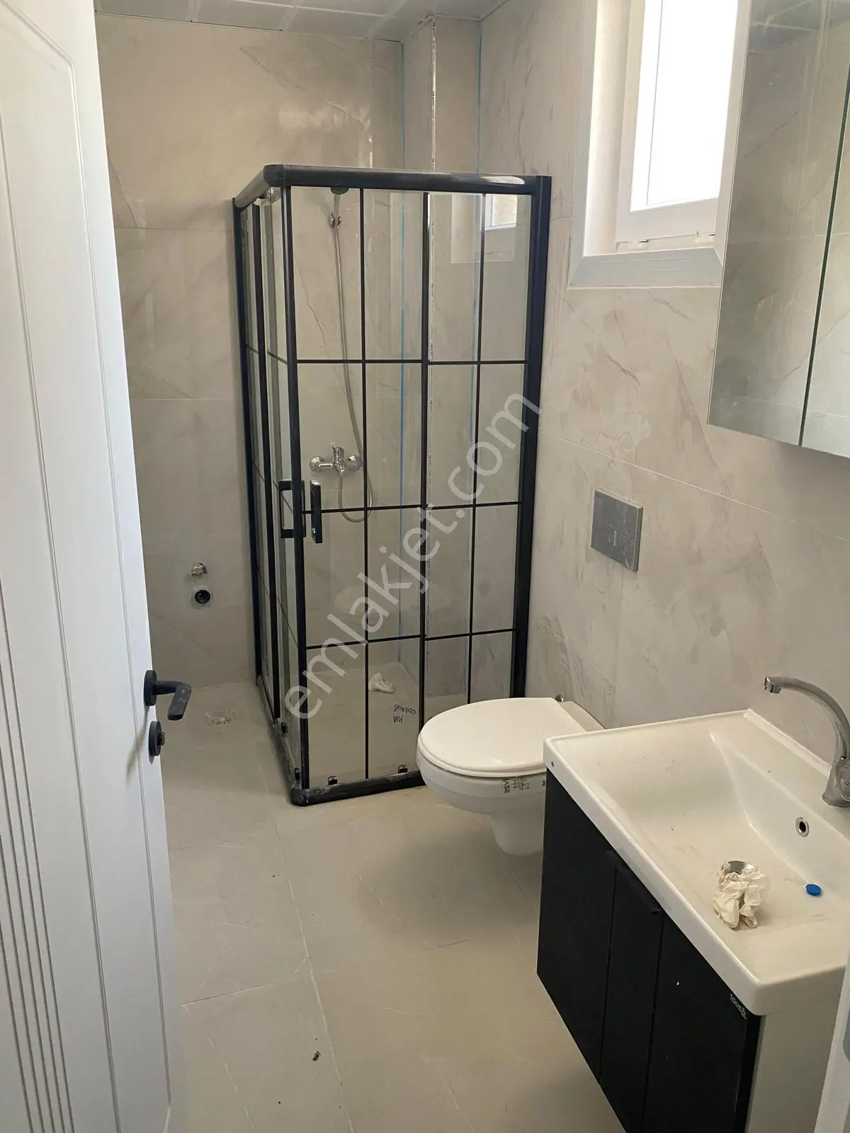 Karaman Eğitim Ve Araştırma Hastanesinin Tam Karşısında Kiralık Sıfır Eşyalı Apart Daire - Görsel 2