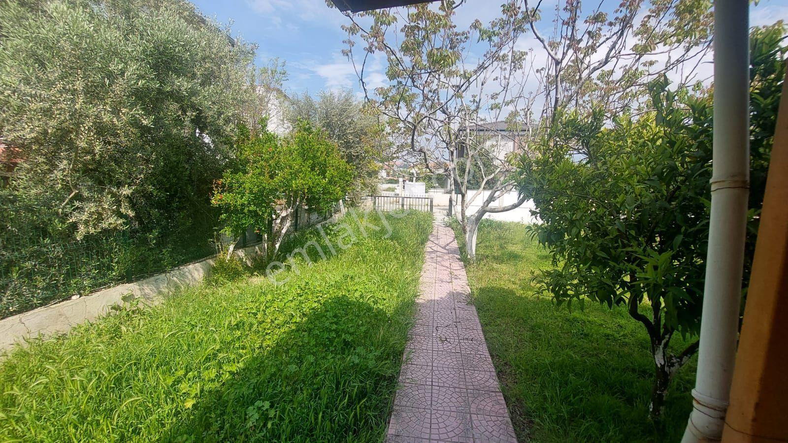 Kuşadası Sahil Sitelerinde Havuzlu Sitede 500 M2 Bahçeli Satılık 3+1 Tek Müstakil Villa - Görsel 13