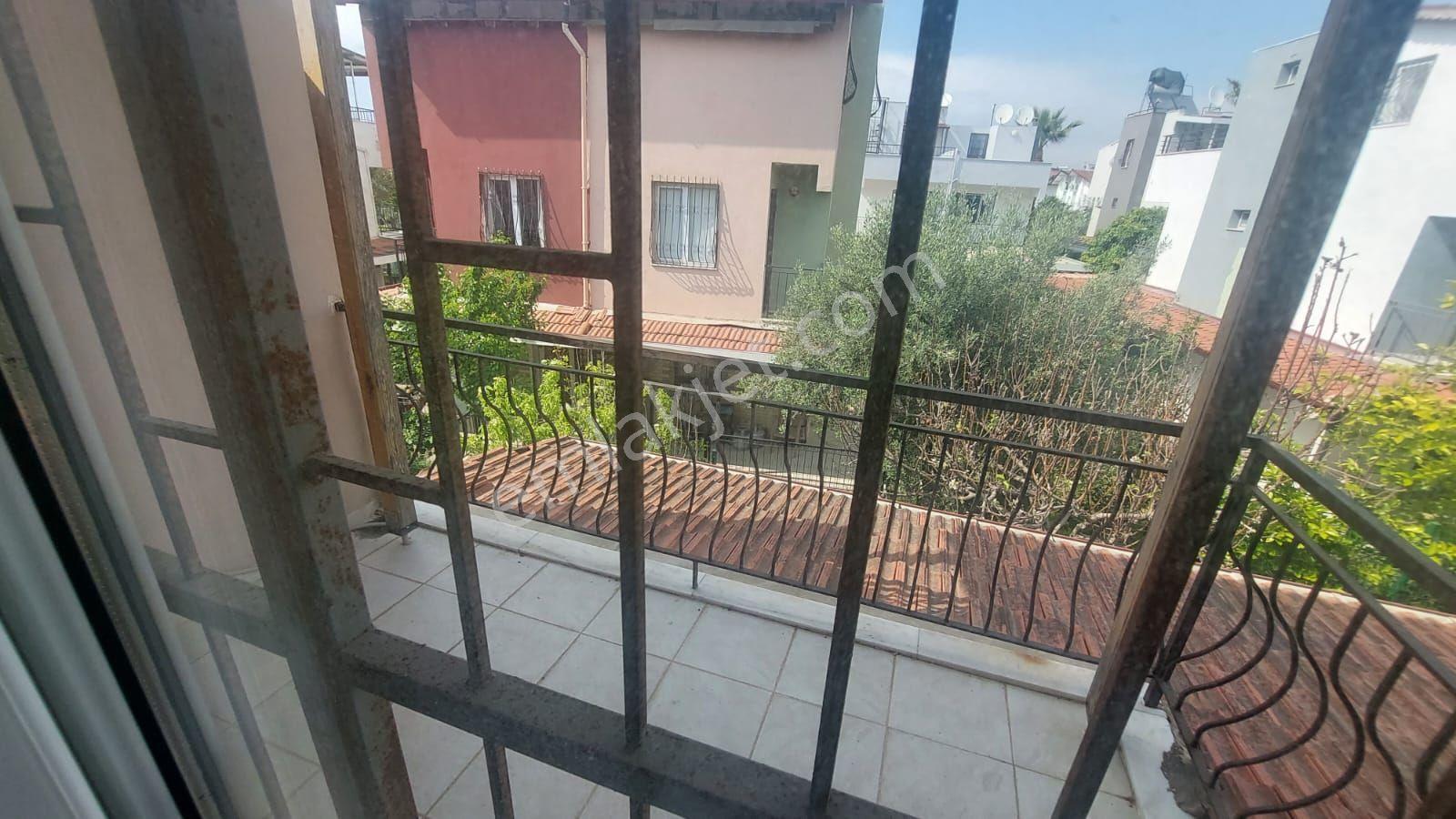 Kuşadası Sahil Sitelerinde Havuzlu Sitede 500 M2 Bahçeli Satılık 3+1 Tek Müstakil Villa - Görsel 19