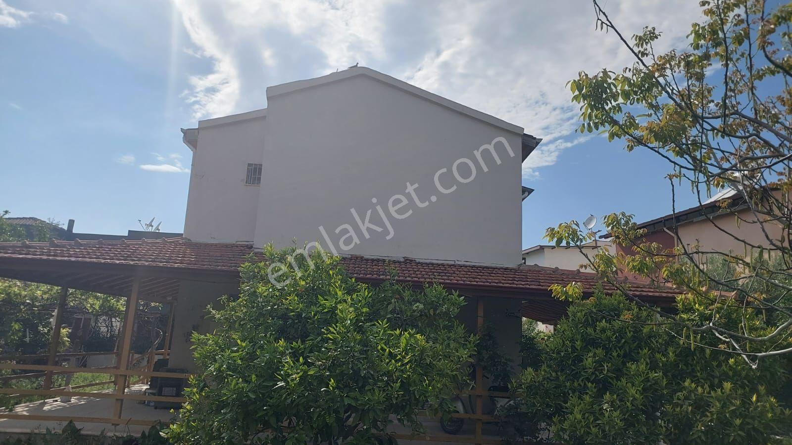 Kuşadası Sahil Sitelerinde Havuzlu Sitede 500 M2 Bahçeli Satılık 3+1 Tek Müstakil Villa - Görsel 6