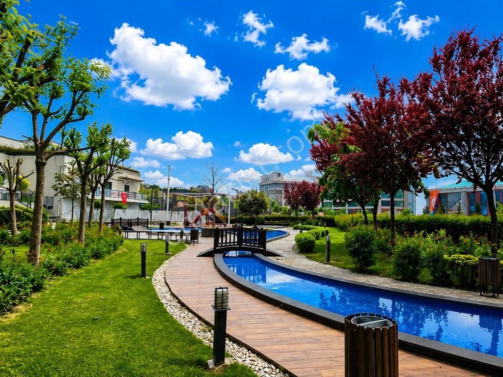 Esenyurt Zafer Mh Manzaralı Çift Cephe Teraslı 26 M2 Teraslı