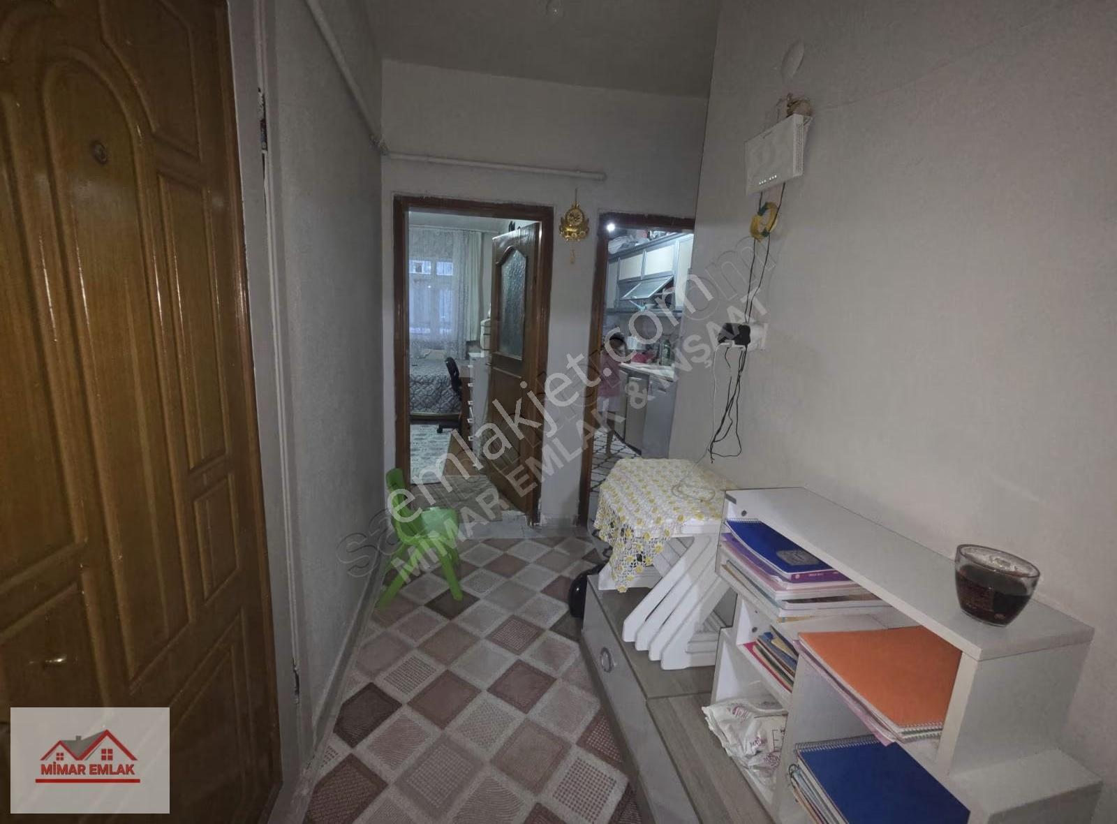 M.akif'de Satılık Az Katlı 1+1 80m² Merkezi Yerde 3.kat Daire! - Görsel 3