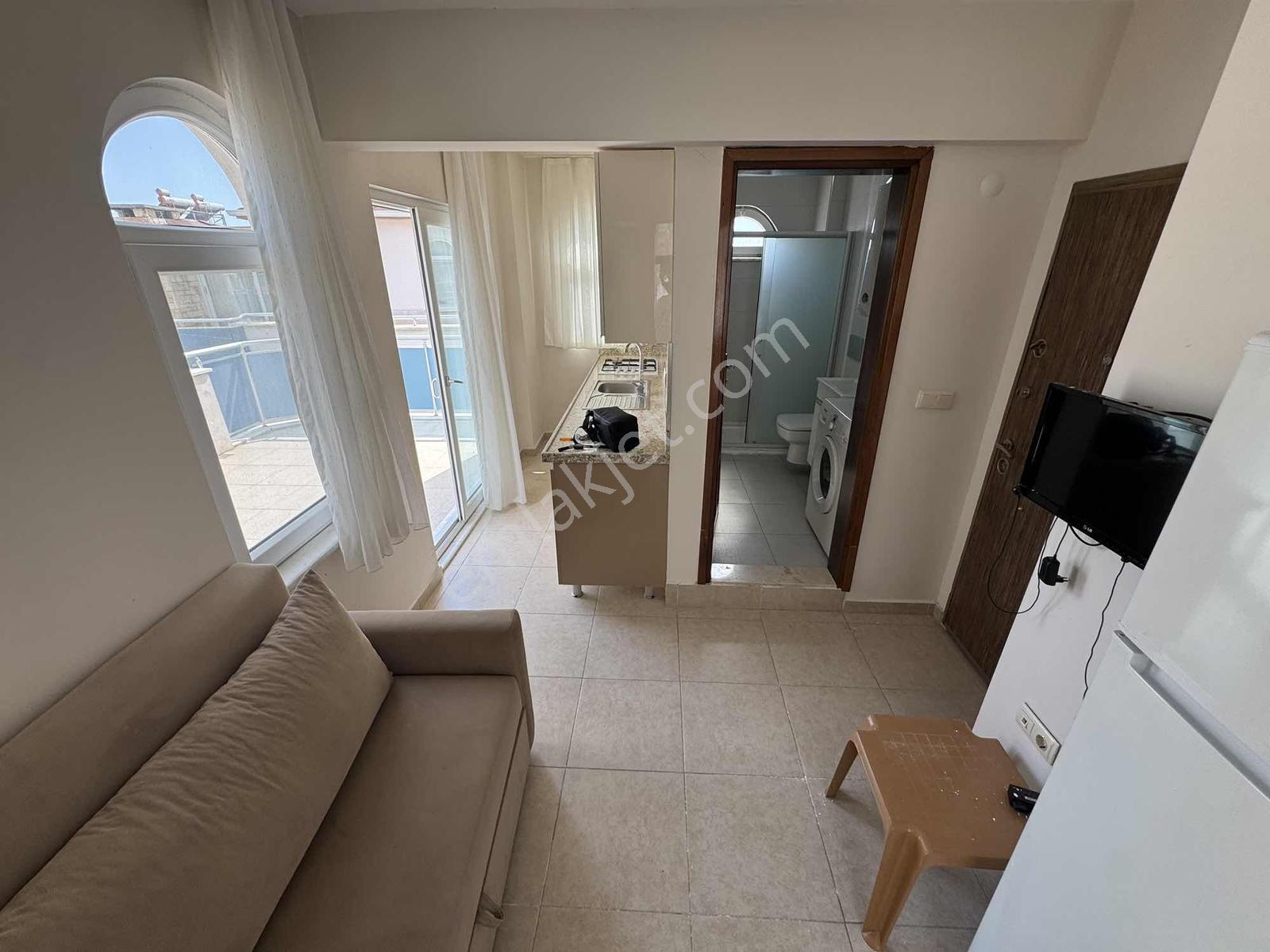 Güçlü Kardeşler Denize Sıfır Tek Tapu 2 Adet 1+1 Çift Teraslı - Görsel 24