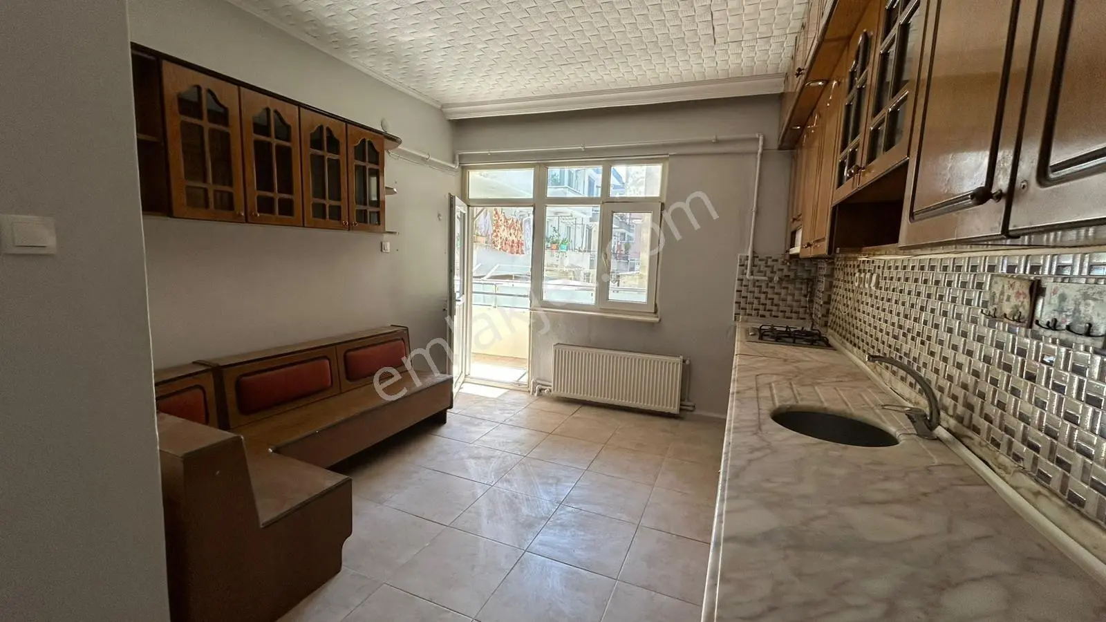 Uzmanlar'dan Karamürsel Çarşı İçi Masrafsız Kiralık 3+1 Daire - Görsel 3