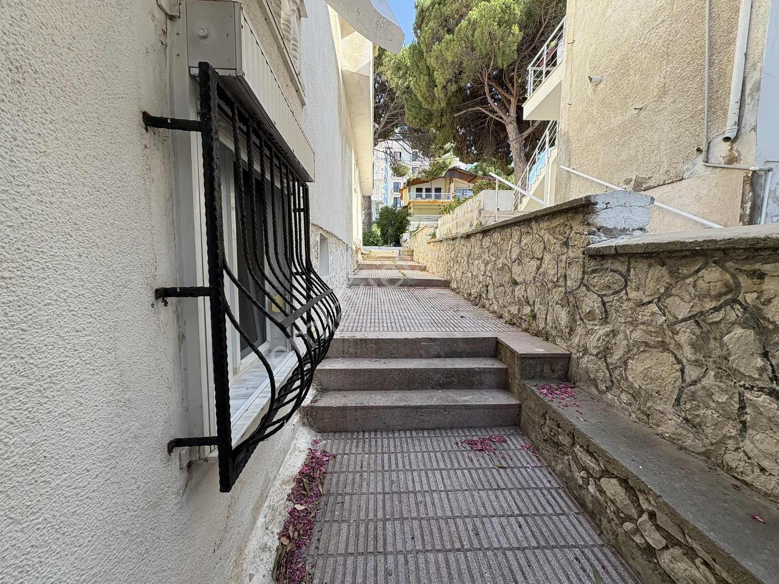 Kuşadası Kadınlar Denizinde 5+2 Müstakil Villa - Görsel 7