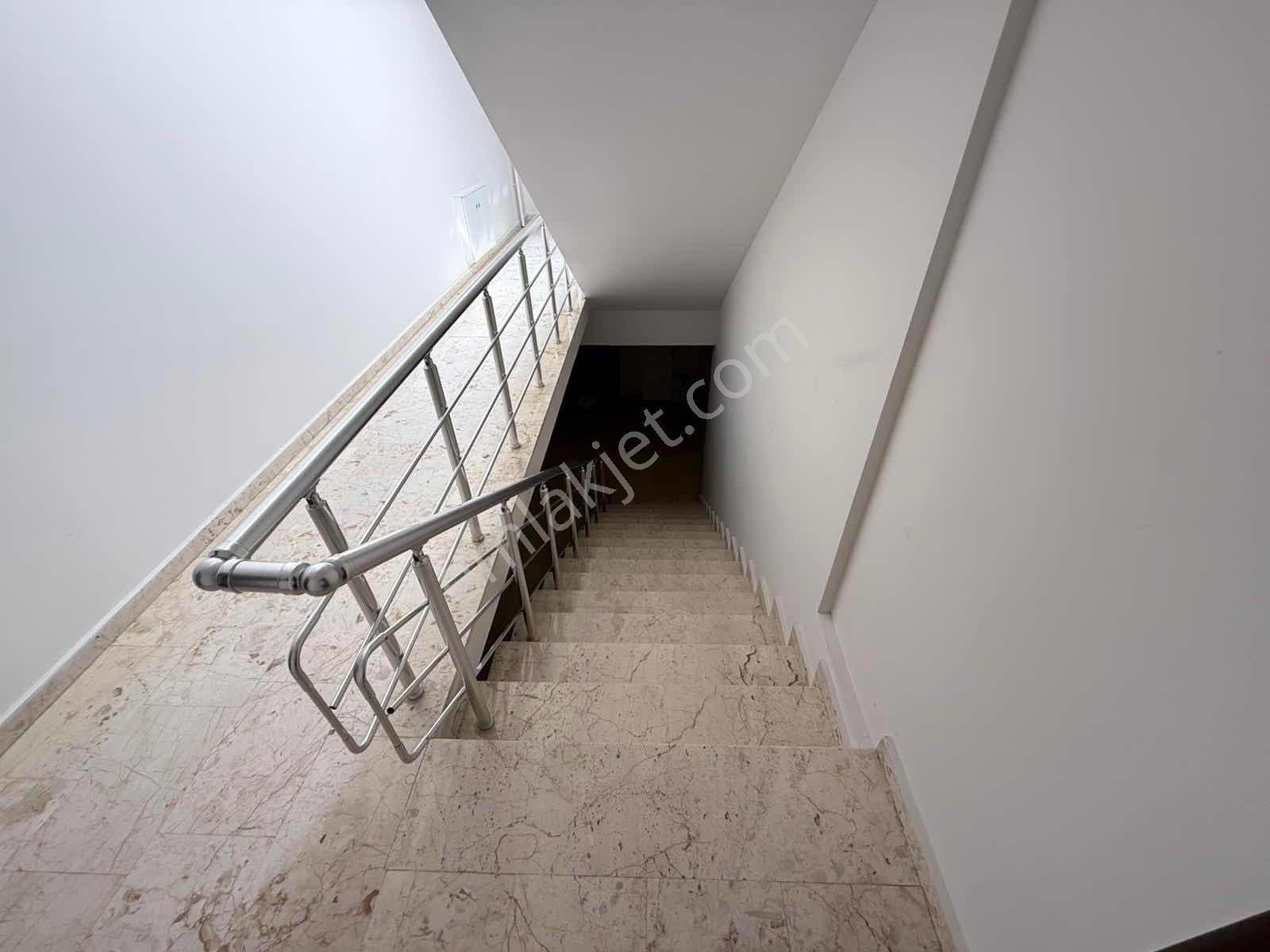 Yalova Merkez Adnan Menderes Mh. Kiralık Masrafsız 3+1 Daire - Görsel 8