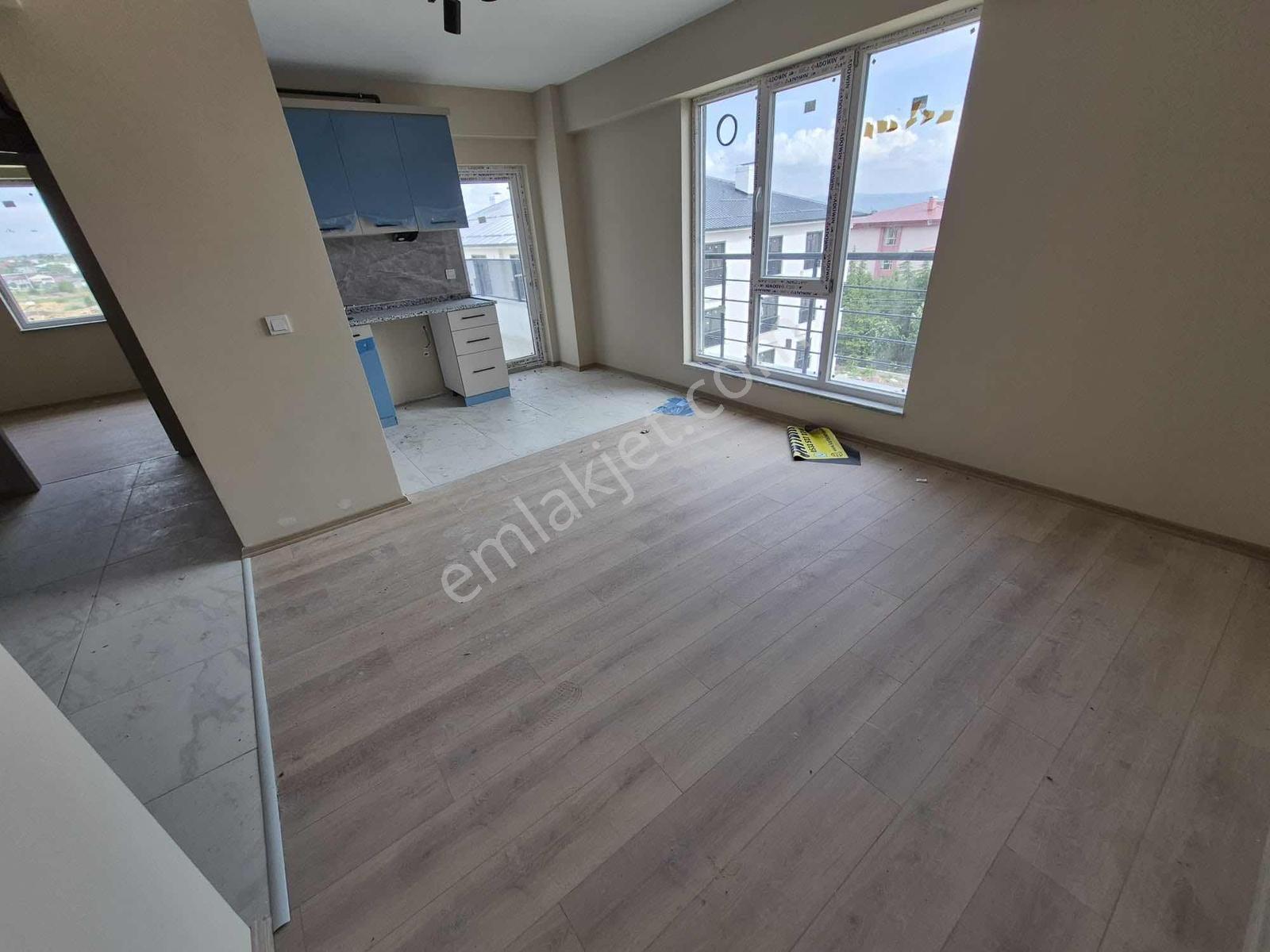 Eksen'den Ana Cadde'de 1+1 Sıfır Oturuma Hazır İskanlı Daire - Görsel 4