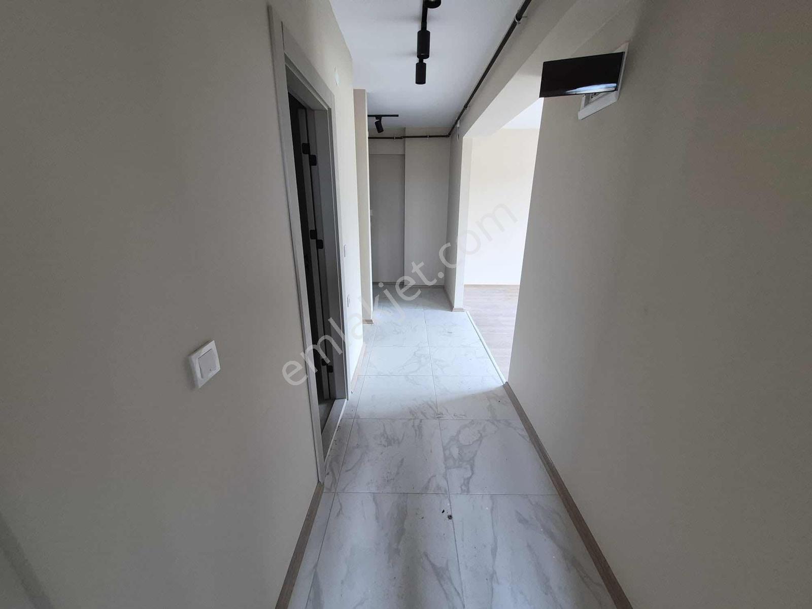 Eksen'den Ana Cadde'de 1+1 Sıfır Oturuma Hazır İskanlı Daire - Görsel 11