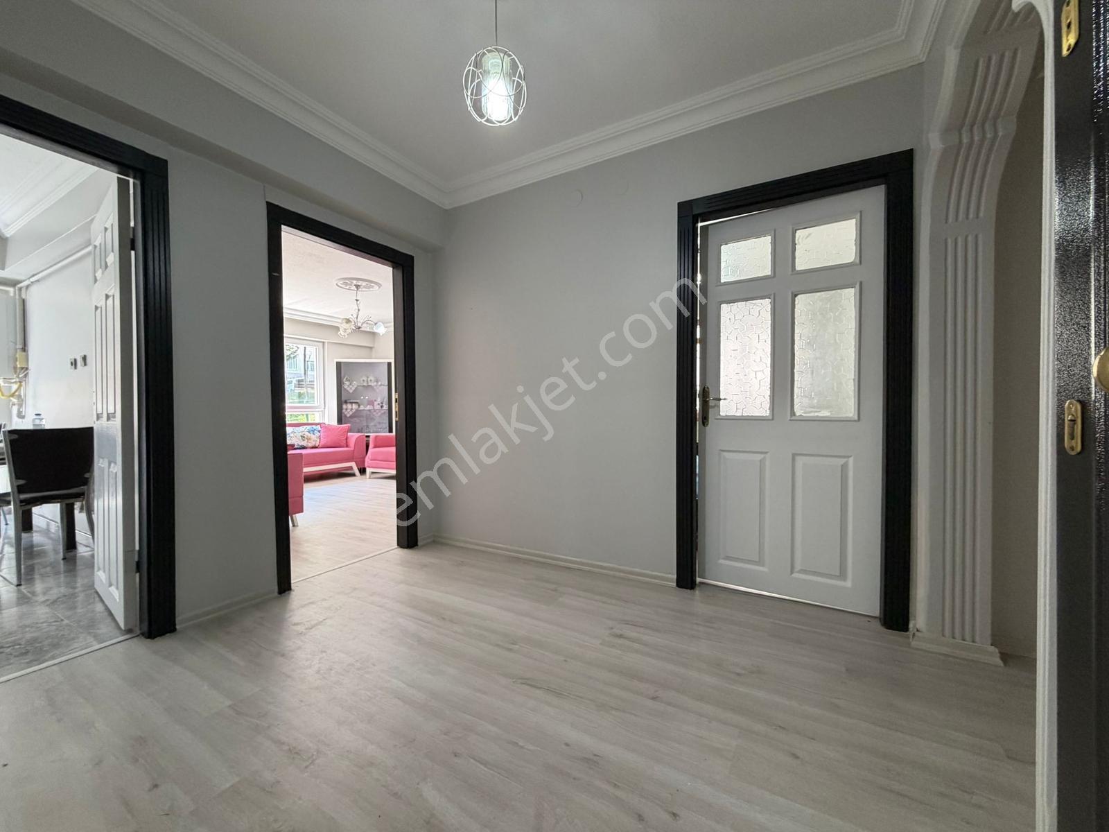 Mehmet Zengin'den Kat Konumlu (altı Daire) 3+1 Park Manzaralı - Görsel 3