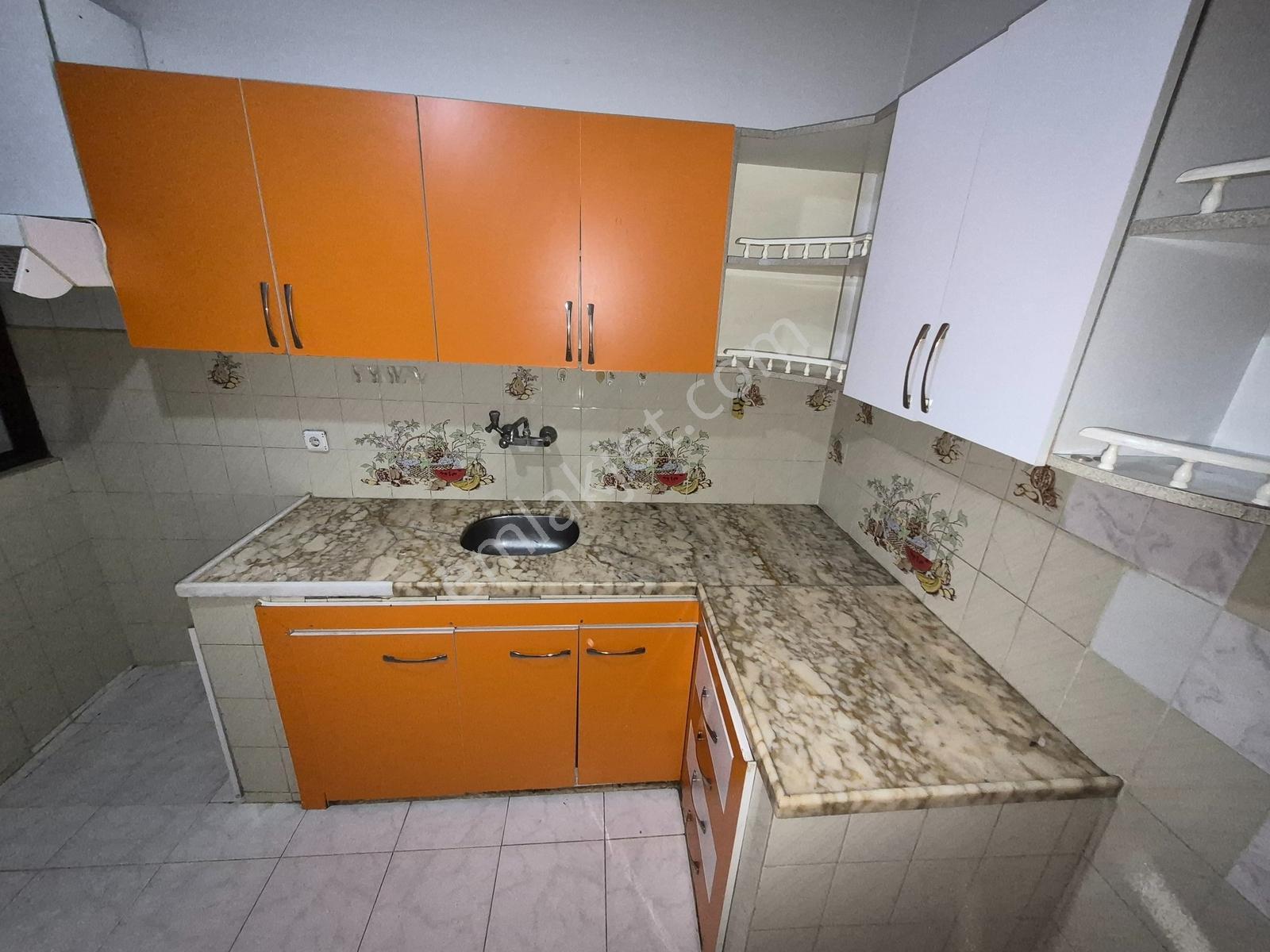 Karşıyaka Elit Sitesi 3+1 Klasik Kiralık Daire Kanıt Emlaktan - Görsel 9