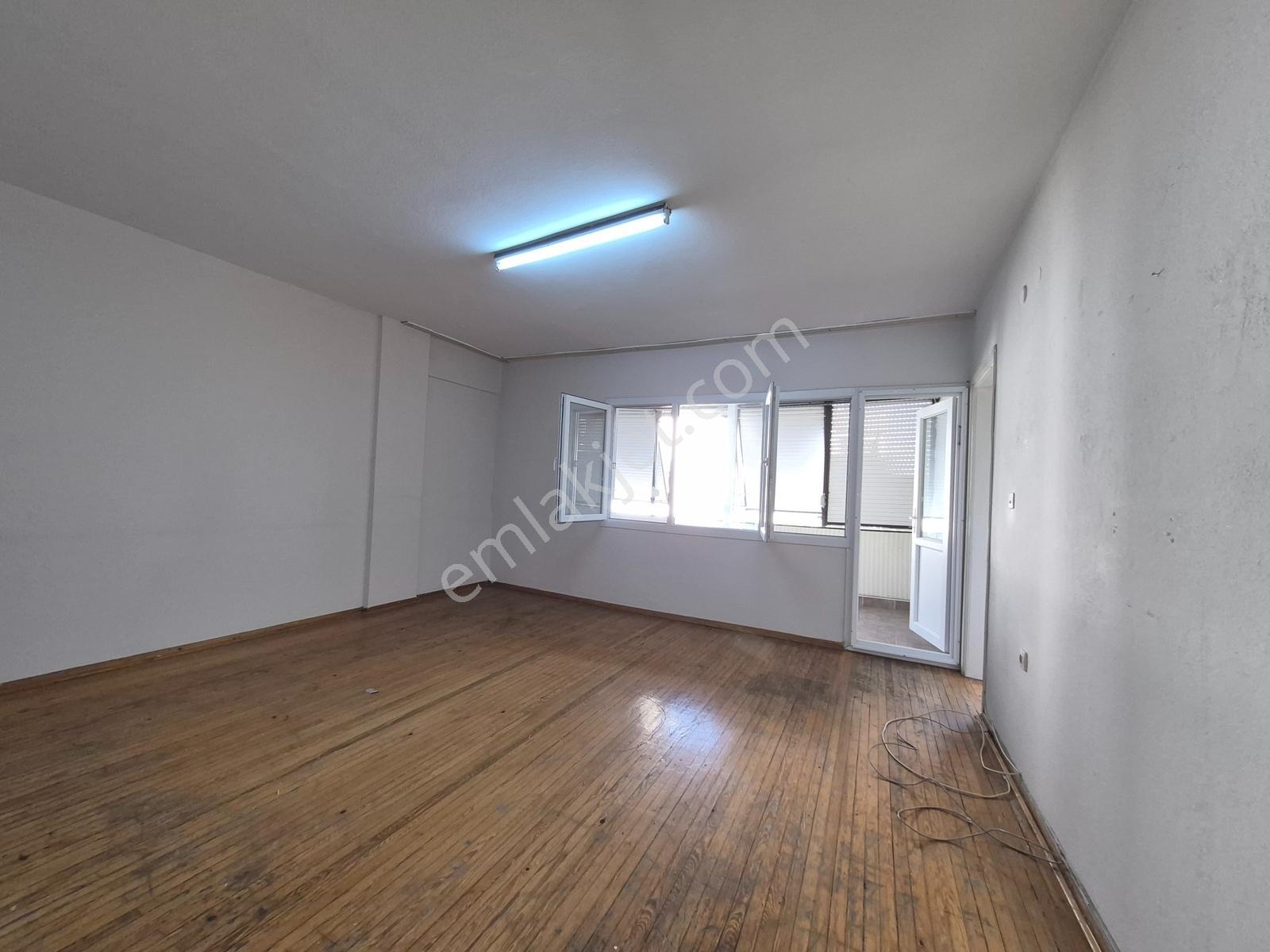 Karşıyaka Elit Sitesi 3+1 Klasik Kiralık Daire Kanıt Emlaktan - Görsel 28