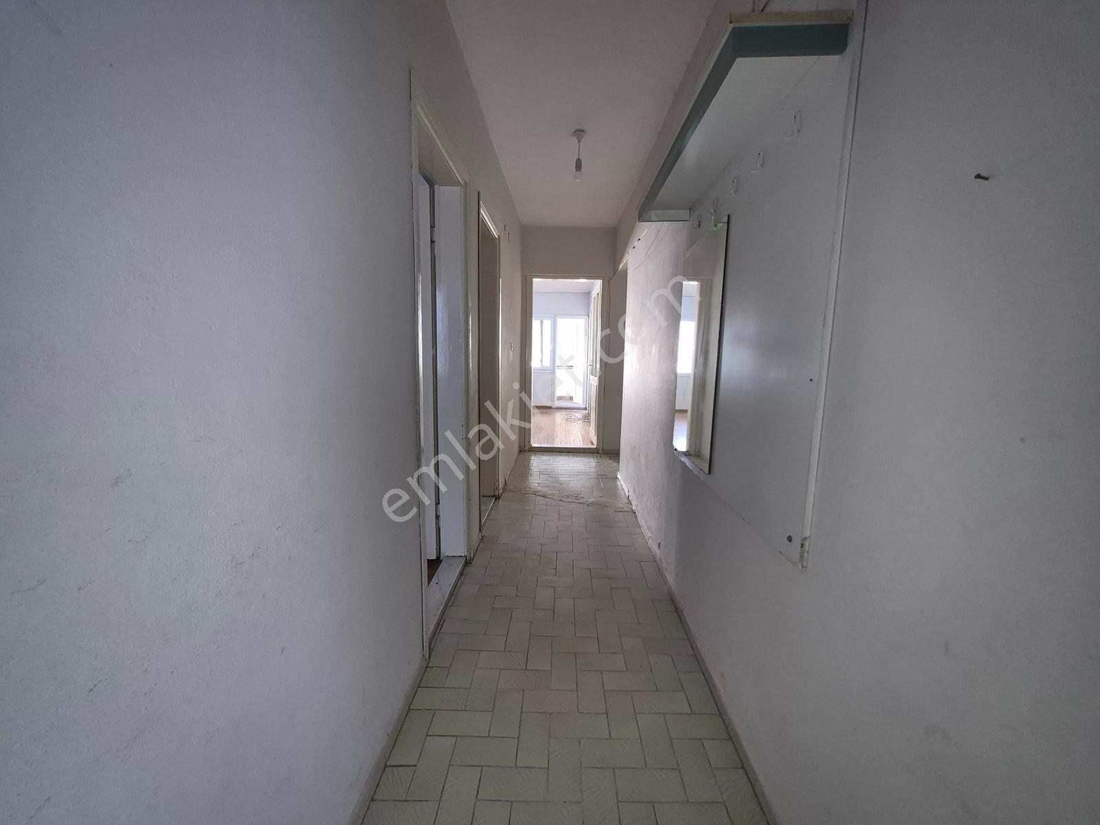 Karşıyaka Elit Sitesi 3+1 Klasik Kiralık Daire Kanıt Emlaktan - Görsel 15