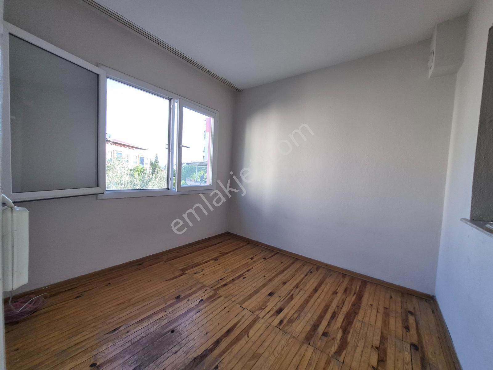 Karşıyaka Elit Sitesi 3+1 Klasik Kiralık Daire Kanıt Emlaktan - Görsel 5