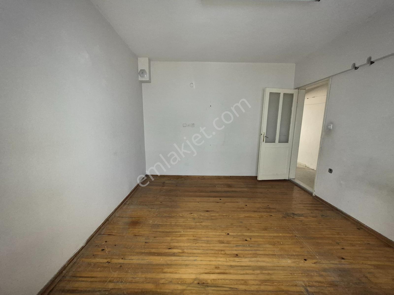 Karşıyaka Elit Sitesi 3+1 Klasik Kiralık Daire Kanıt Emlaktan - Görsel 8