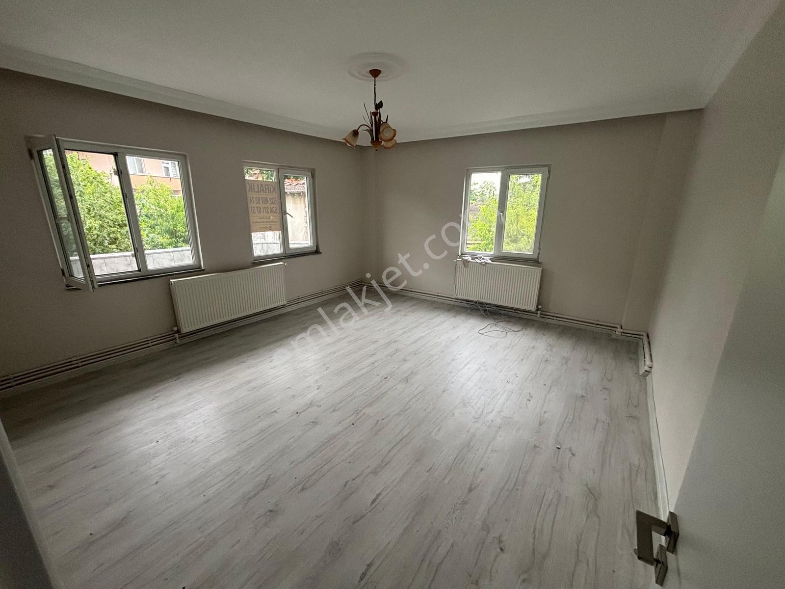 Üçelden Tekelerde Geniş 3+1 Kiralık Daire - Görsel 17