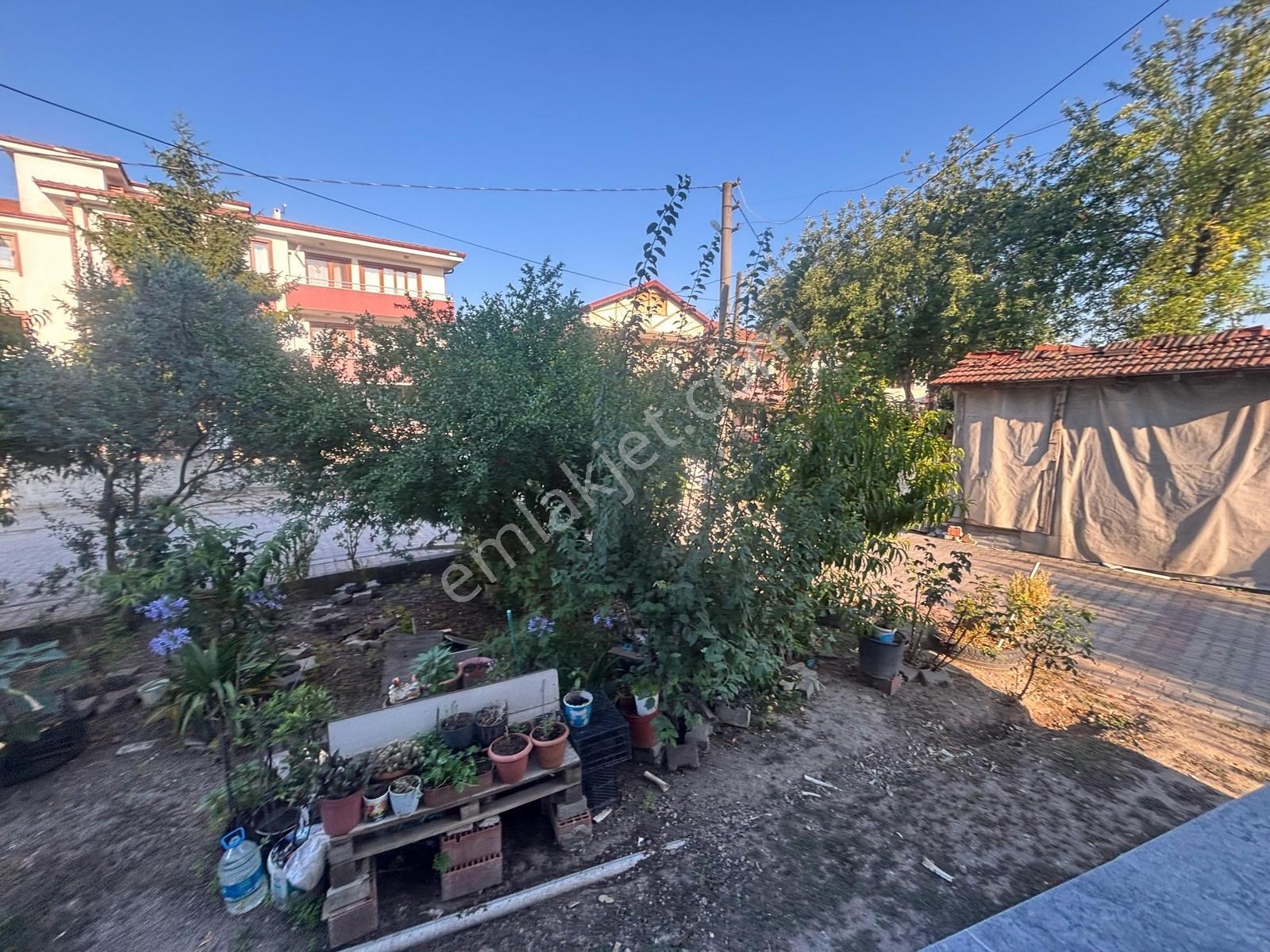 Üçelden Tekelerde Geniş 3+1 Kiralık Daire - Görsel 4