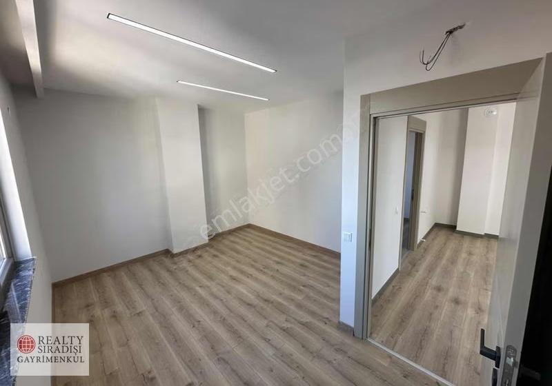 Aksu Altıntaş'ta , İskanlı , Ara Kat 2+1 Satılık Daire - Görsel 5
