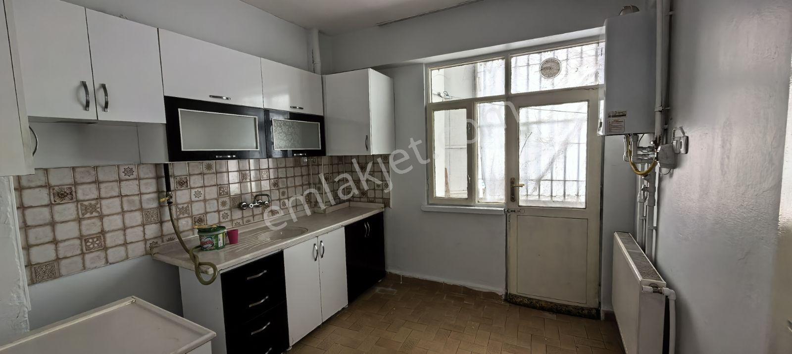 Üniversite Mahallesi'nde Kiralık 2+1 Daire - Görsel 11