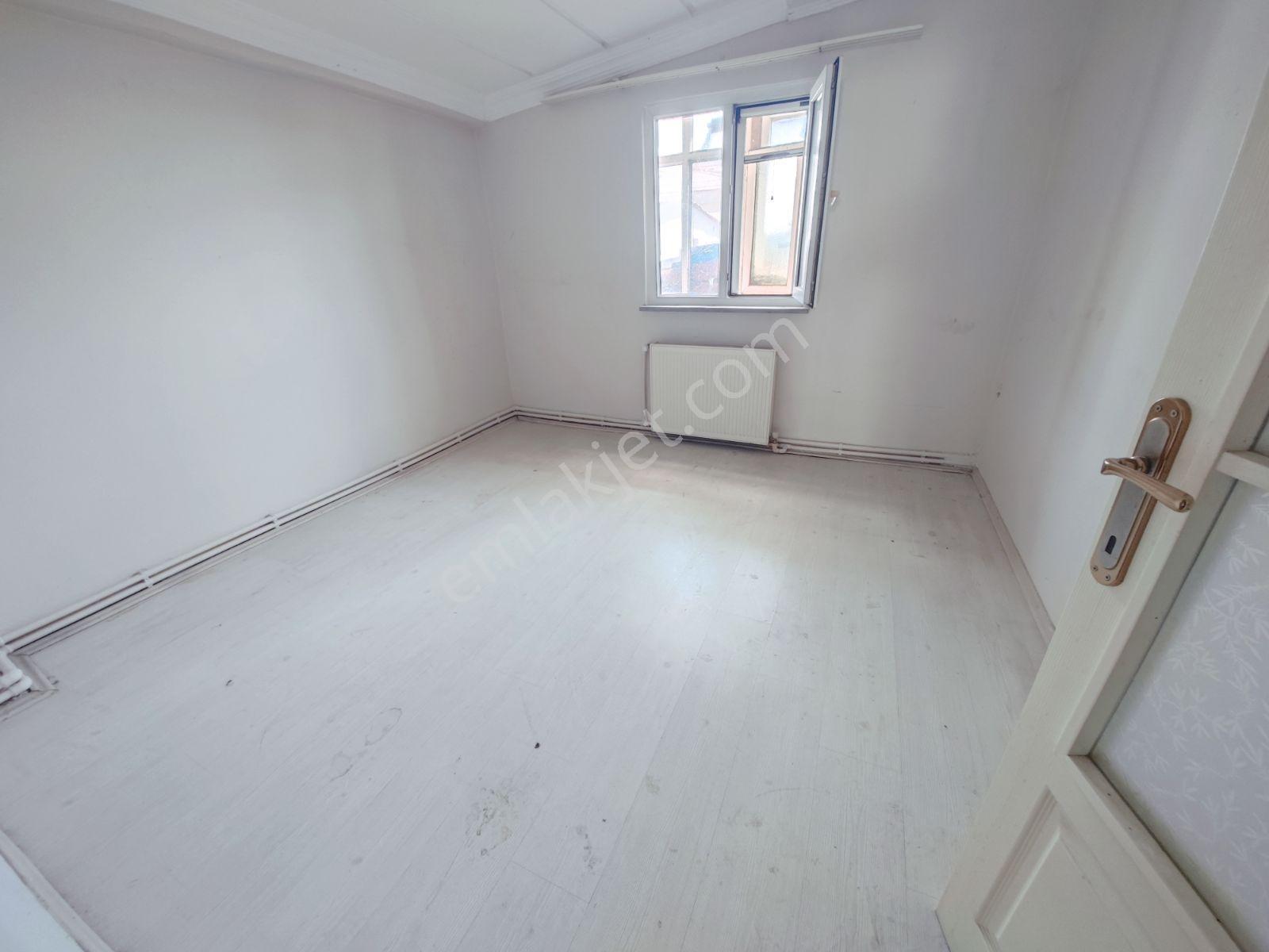 Tepebaşı Camii'ne Cemil Cad Yakin 3.kat 4+1 180 M2 Banyo Wc Ayri - Görsel 25