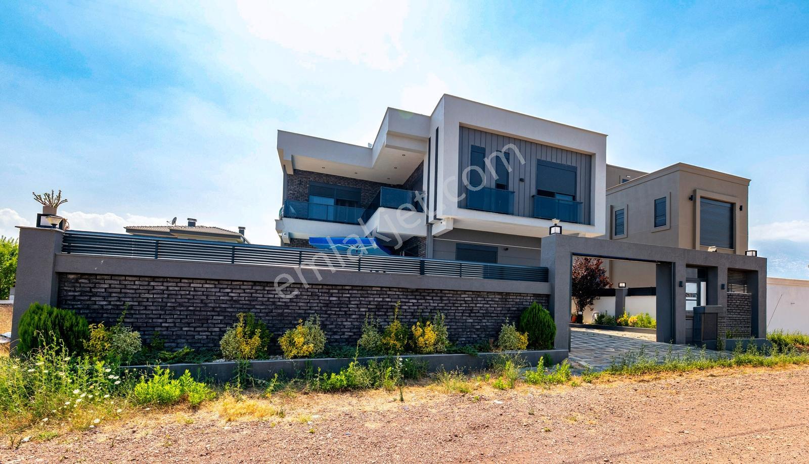 Döşemealtı'nda Yüzme Havuzlu Emsalsiz 4+1 Villa - Görsel 9