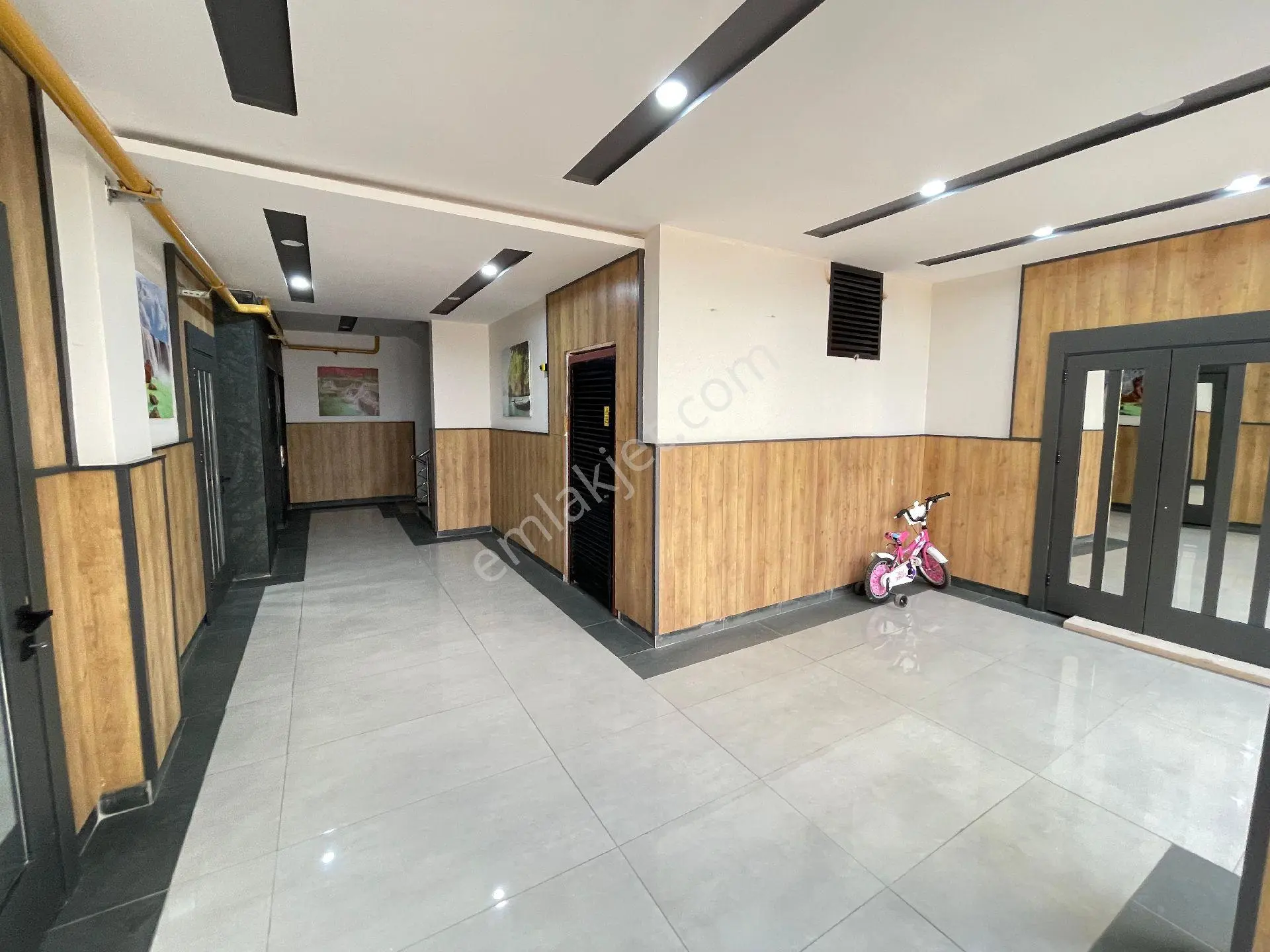 Atatürk Mahallesi Site İçerisinde 4+1 Nezih Daire - Görsel 3
