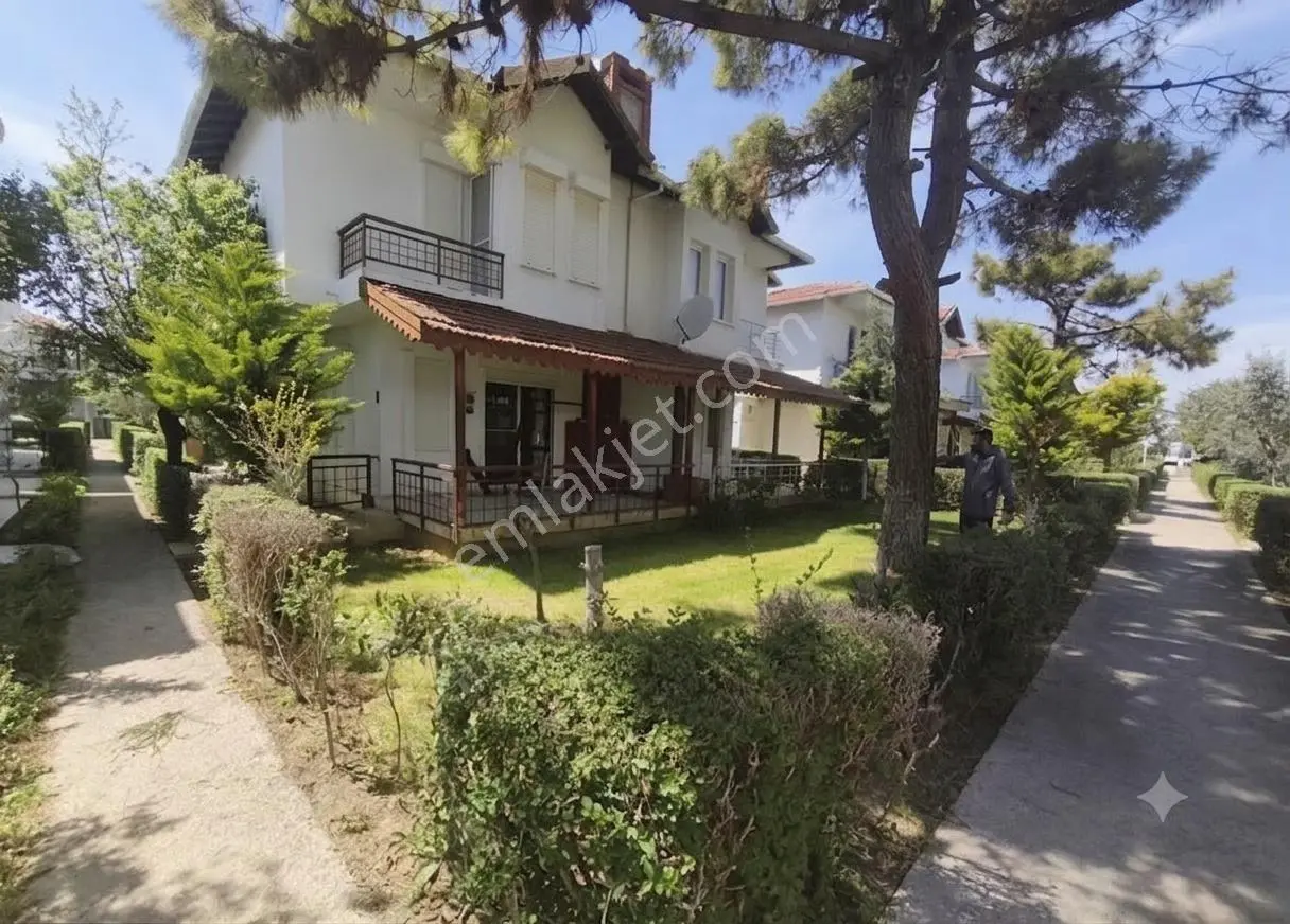 Acil Satılık Yazlık Site İçerisinde İkiz Villa - Görsel 3