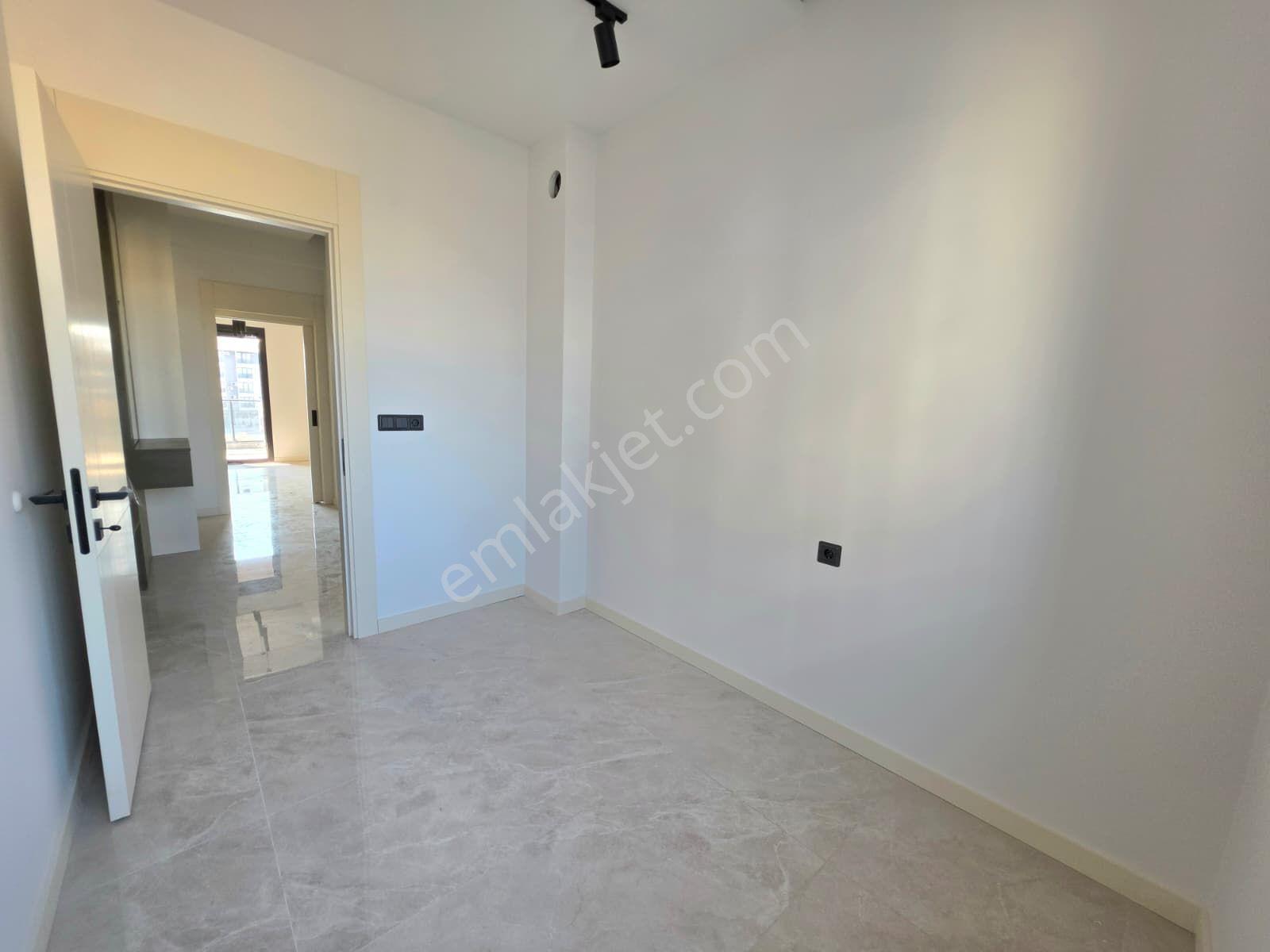 Önü Yeşil Alan Ara Kat 2 Banyo Giyinme Odalı 107 M² 2+1 - Görsel 22