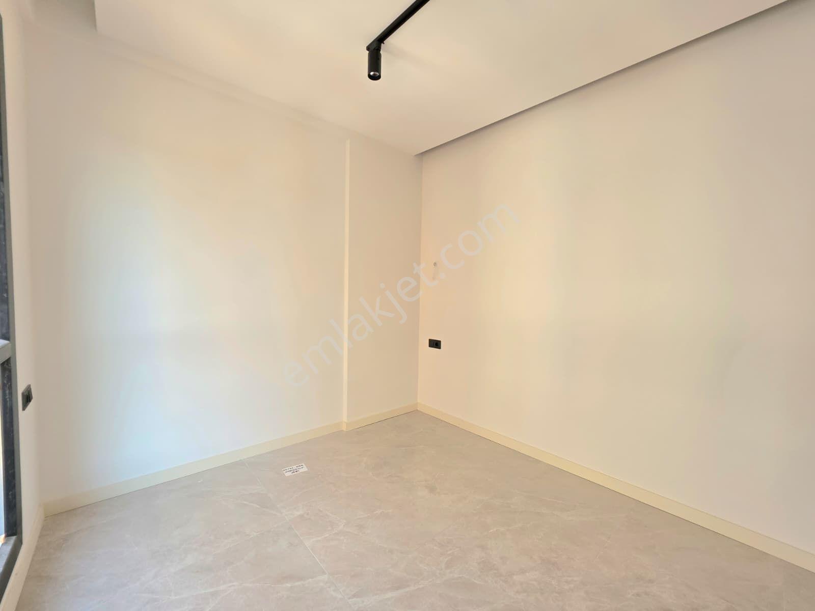 Önü Yeşil Alan Ara Kat 2 Banyo Giyinme Odalı 107 M² 2+1 - Görsel 27