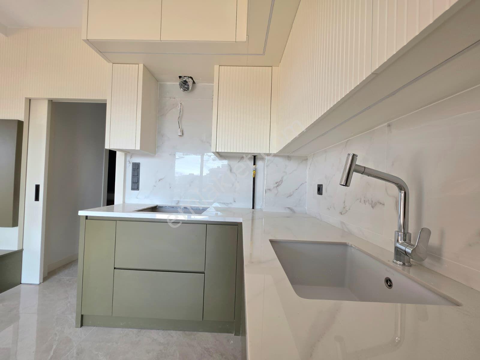 Önü Yeşil Alan Ara Kat 2 Banyo Giyinme Odalı 107 M² 2+1 - Görsel 11