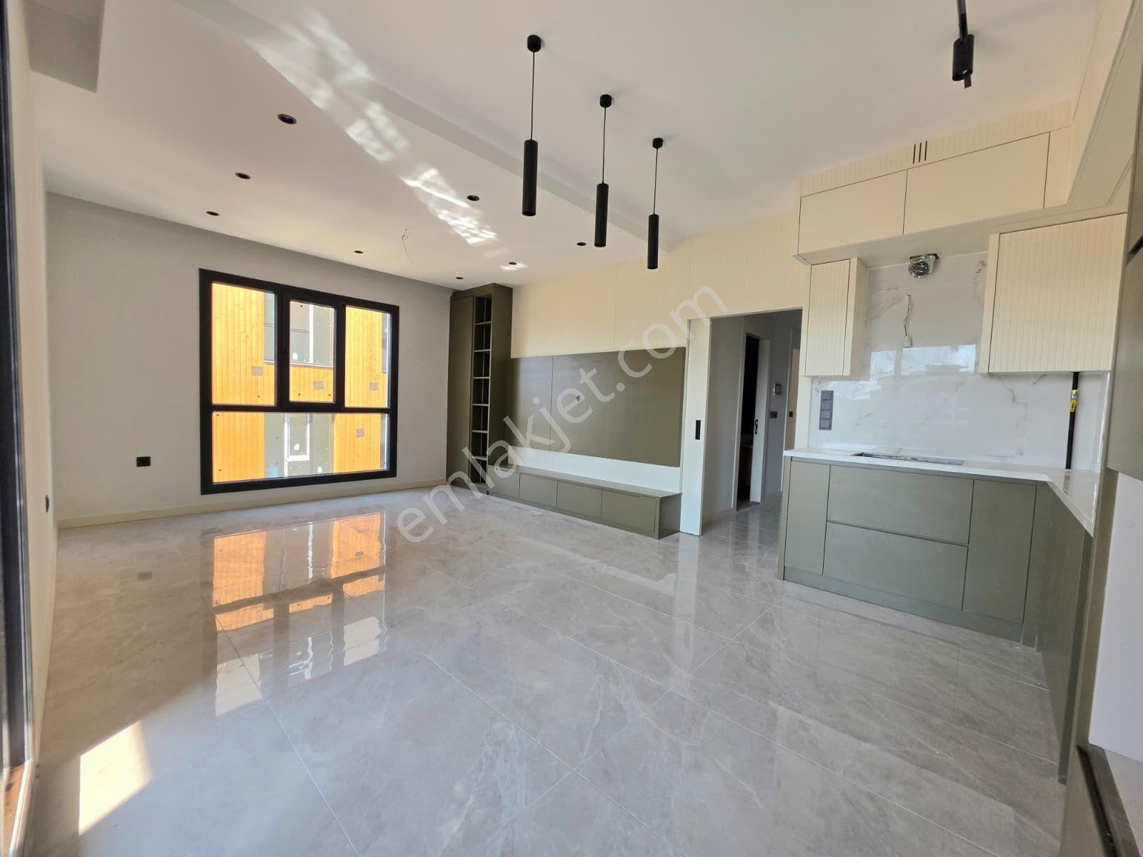Önü Yeşil Alan Ara Kat 2 Banyo Giyinme Odalı 107 M² 2+1 - Görsel 16