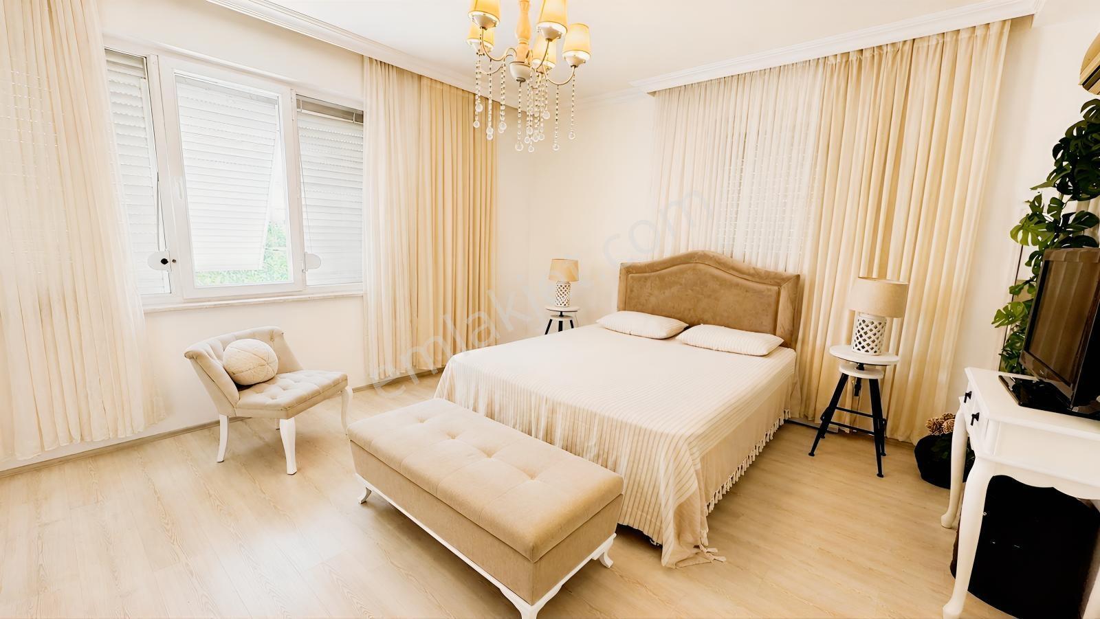 Bahçeli Müstakil Villa | 4+1 Tripleks | Land Of Legends'a 1 Km - Görsel 5