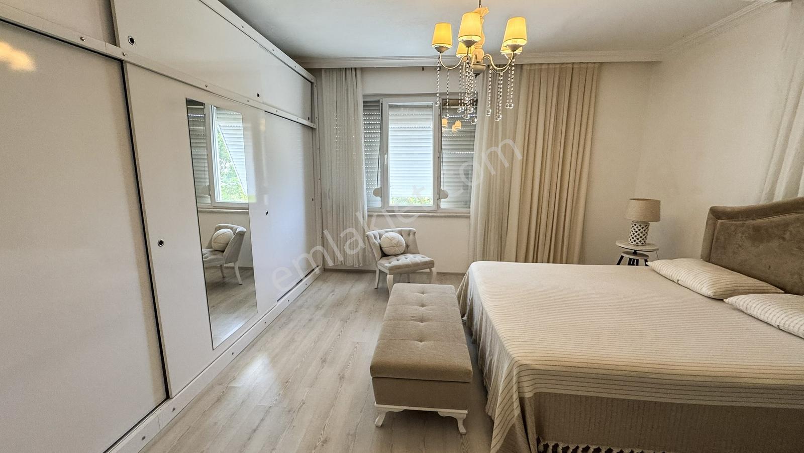 Bahçeli Müstakil Villa | 4+1 Tripleks | Land Of Legends'a 1 Km - Görsel 6