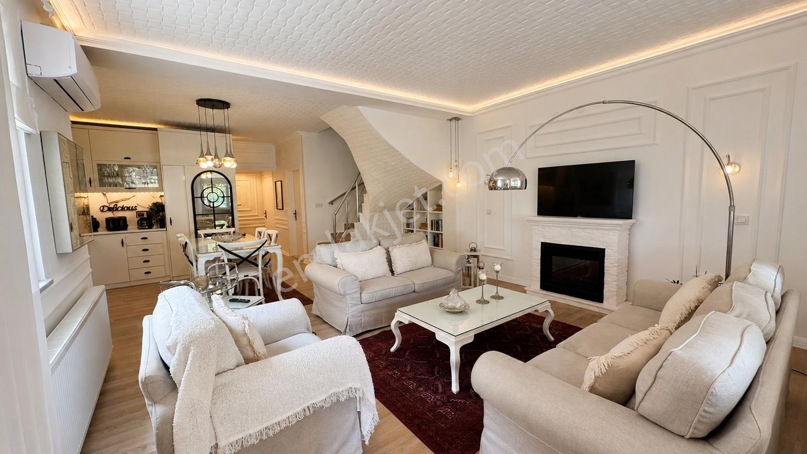 Bahçeli Müstakil Villa | 4+1 Tripleks | Land Of Legends'a 1 Km